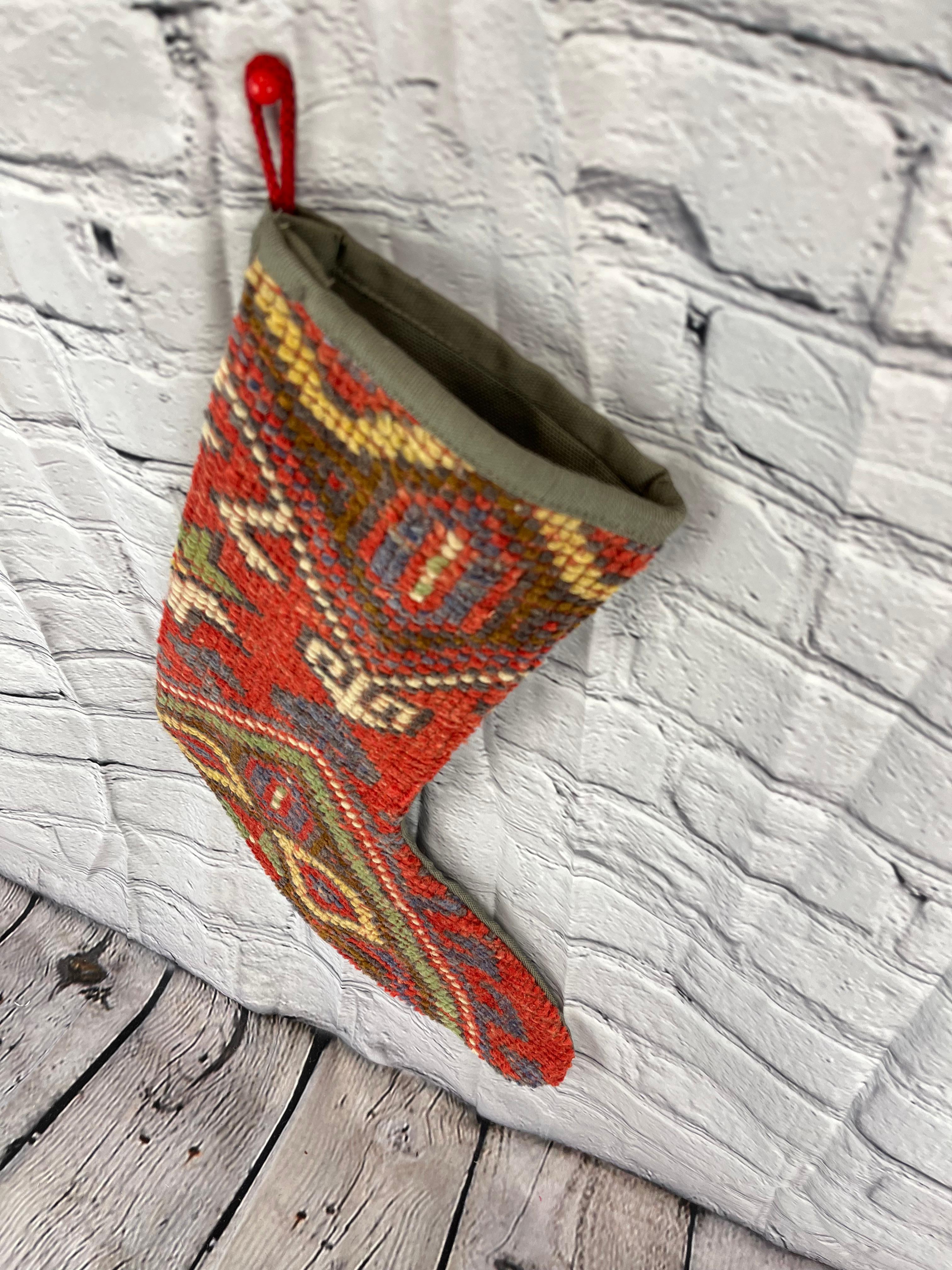 Handgefertigter türkischer Teppich, Weihnachts Stocking, Vintage (Handgeknüpft) im Angebot