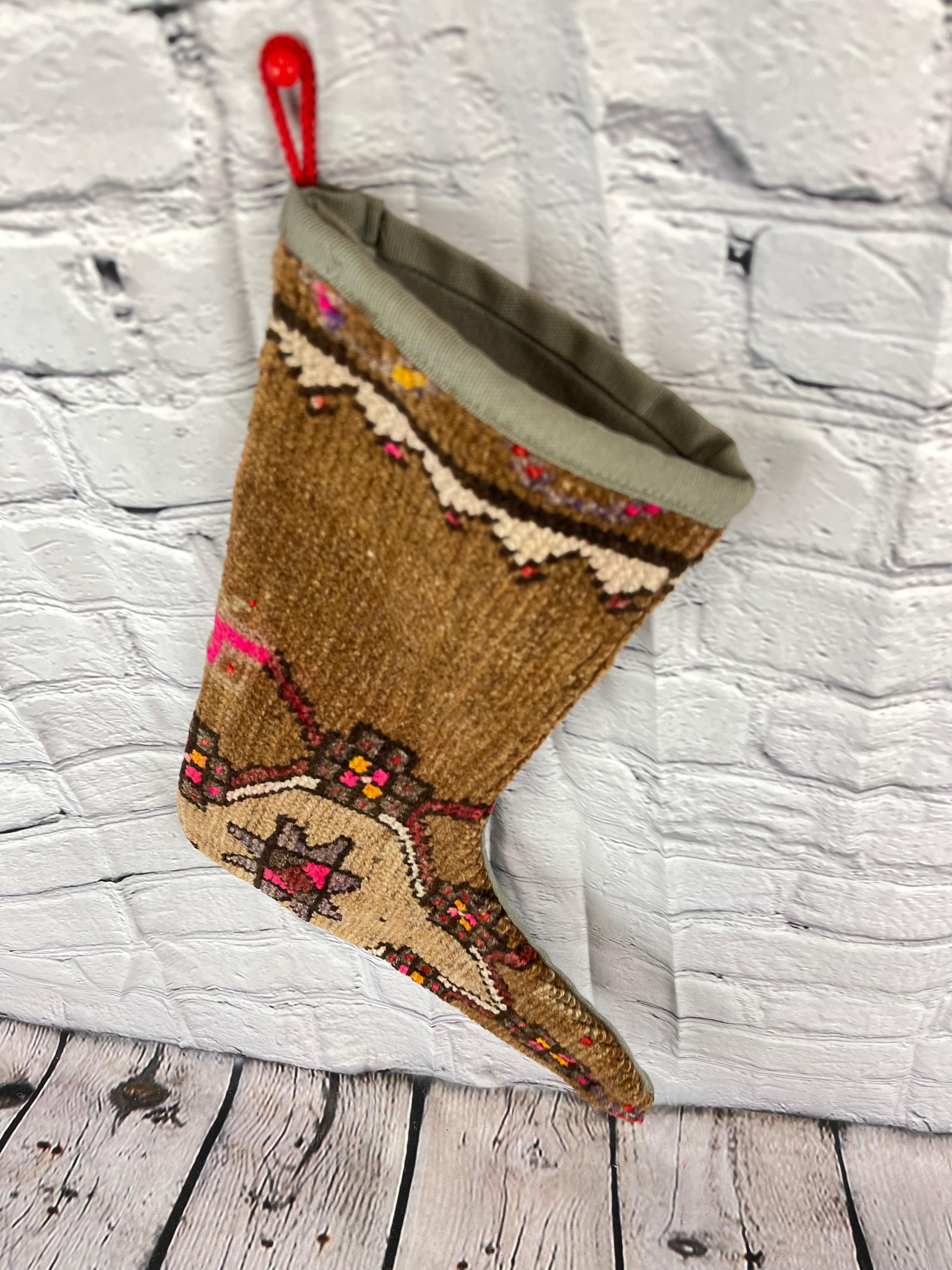 Handgefertigter türkischer Teppich, Weihnachts Stocking, Vintage (Handgeknüpft) im Angebot