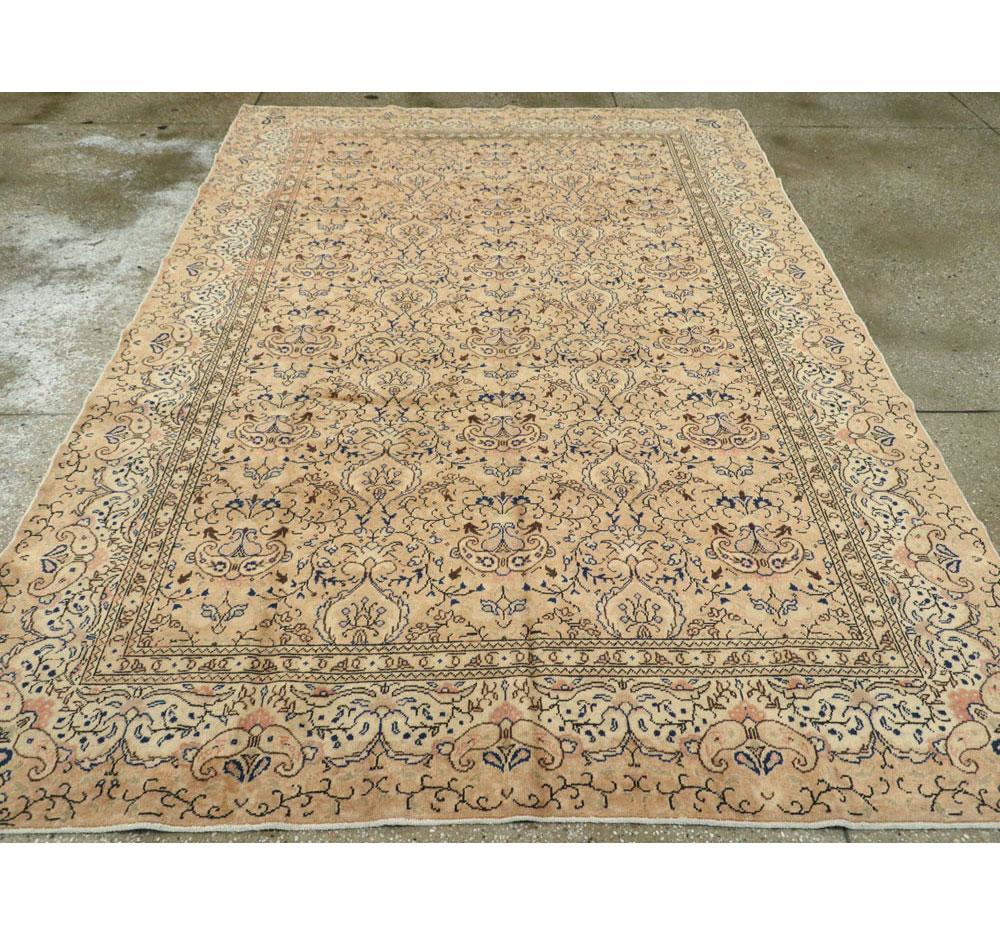 Vintage Handmade Turkish Sivas Accent Rug In Good Condition For Sale In New York, NY