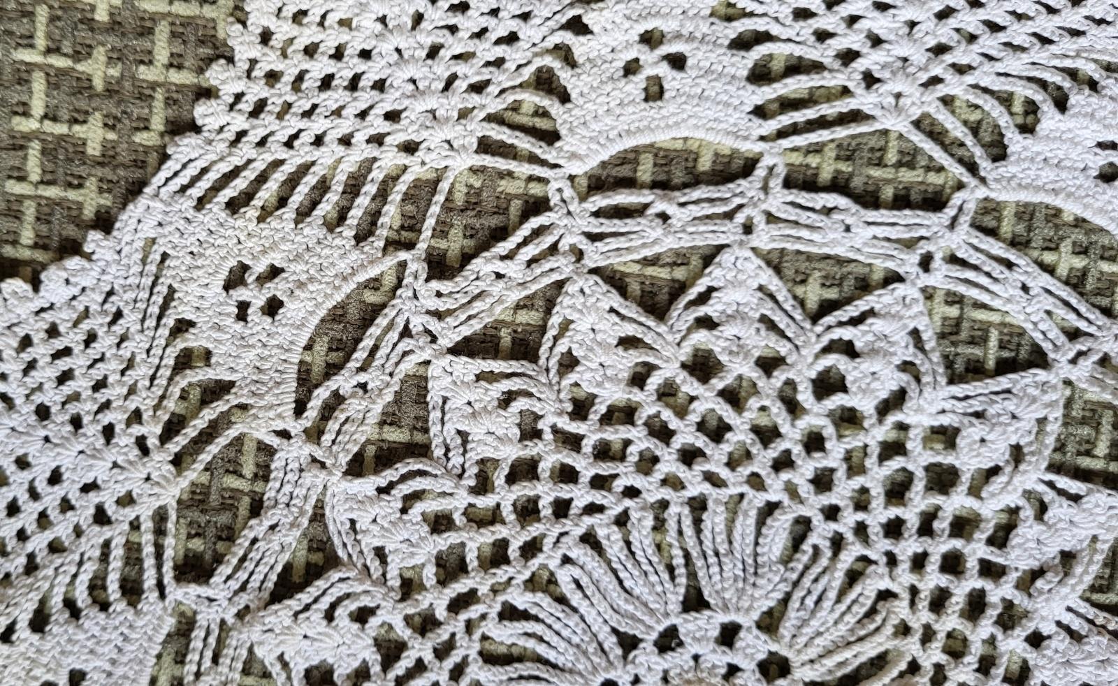 Handgefertigte Ussr Broderie: Zartes Sterndesign für Vasendekoration, 1j39 (Mitte des 20. Jahrhunderts) im Angebot