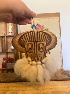 Vintage Handmade Walnuss Looker Maske zum Aufhängen.