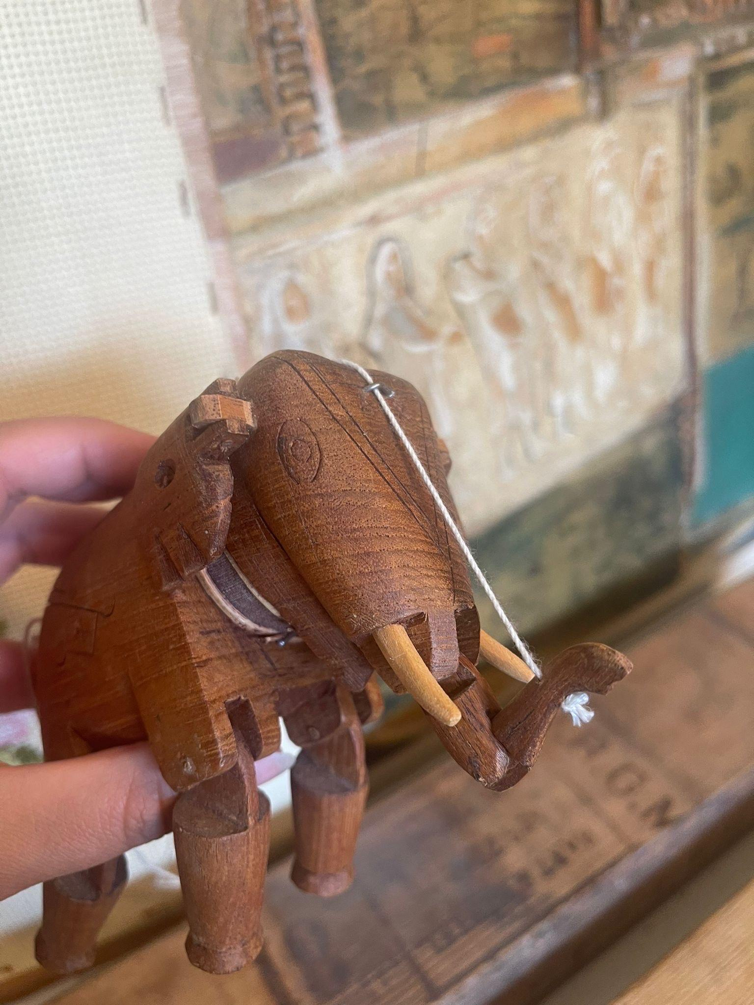 Handgefertigte Elefanten-Marionette aus Holz im Zustand „Gut“ im Angebot in Seattle, WA