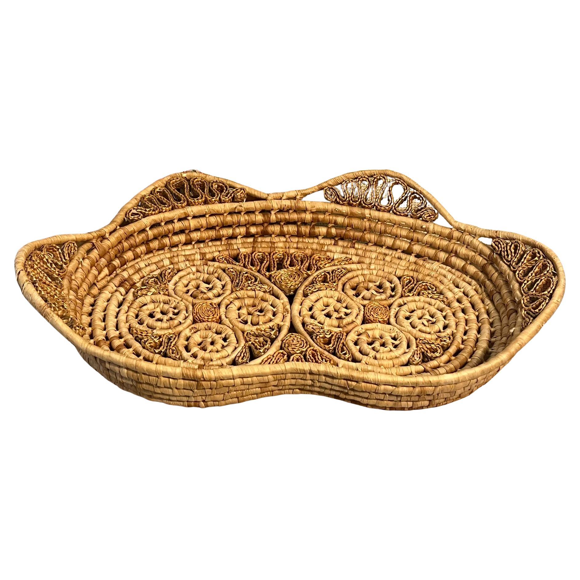Panier vintage tissé à la main.