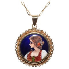 Collana con ciondolo decorato a forma di donna in oro 14k vintage dipinta a mano