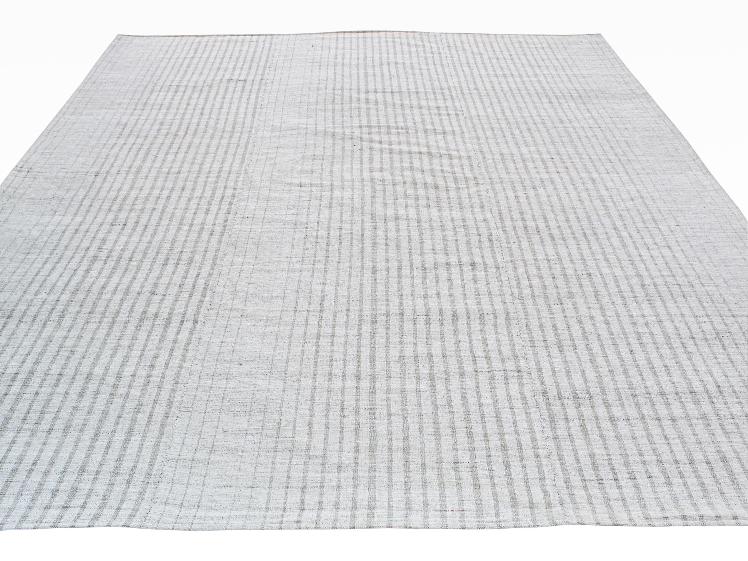 Late 20th Century Vintage Handwoven Flatweave Kilim Rug For Sale