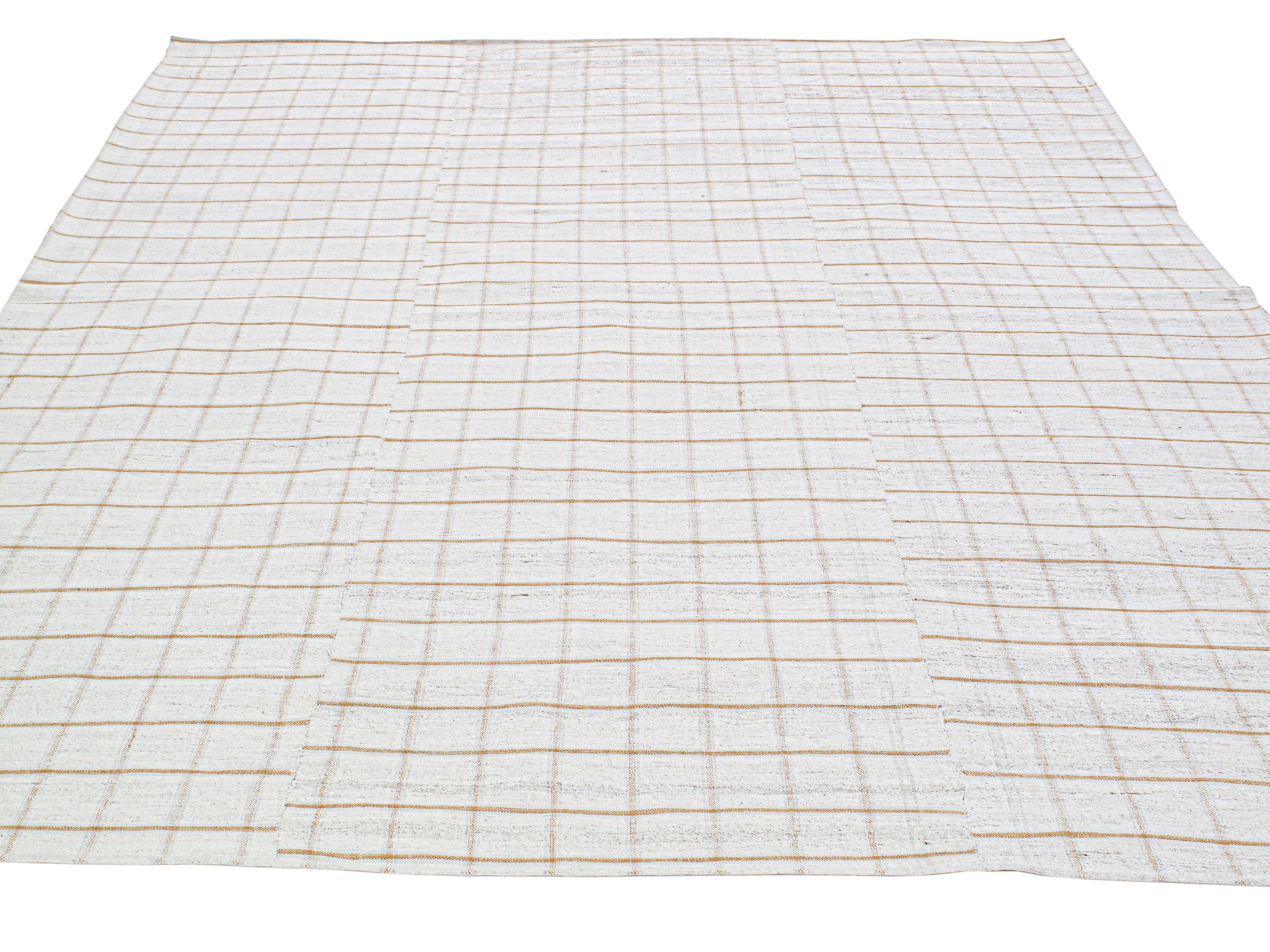 Late 20th Century Vintage Handwoven Flatweave Kilim Rug For Sale