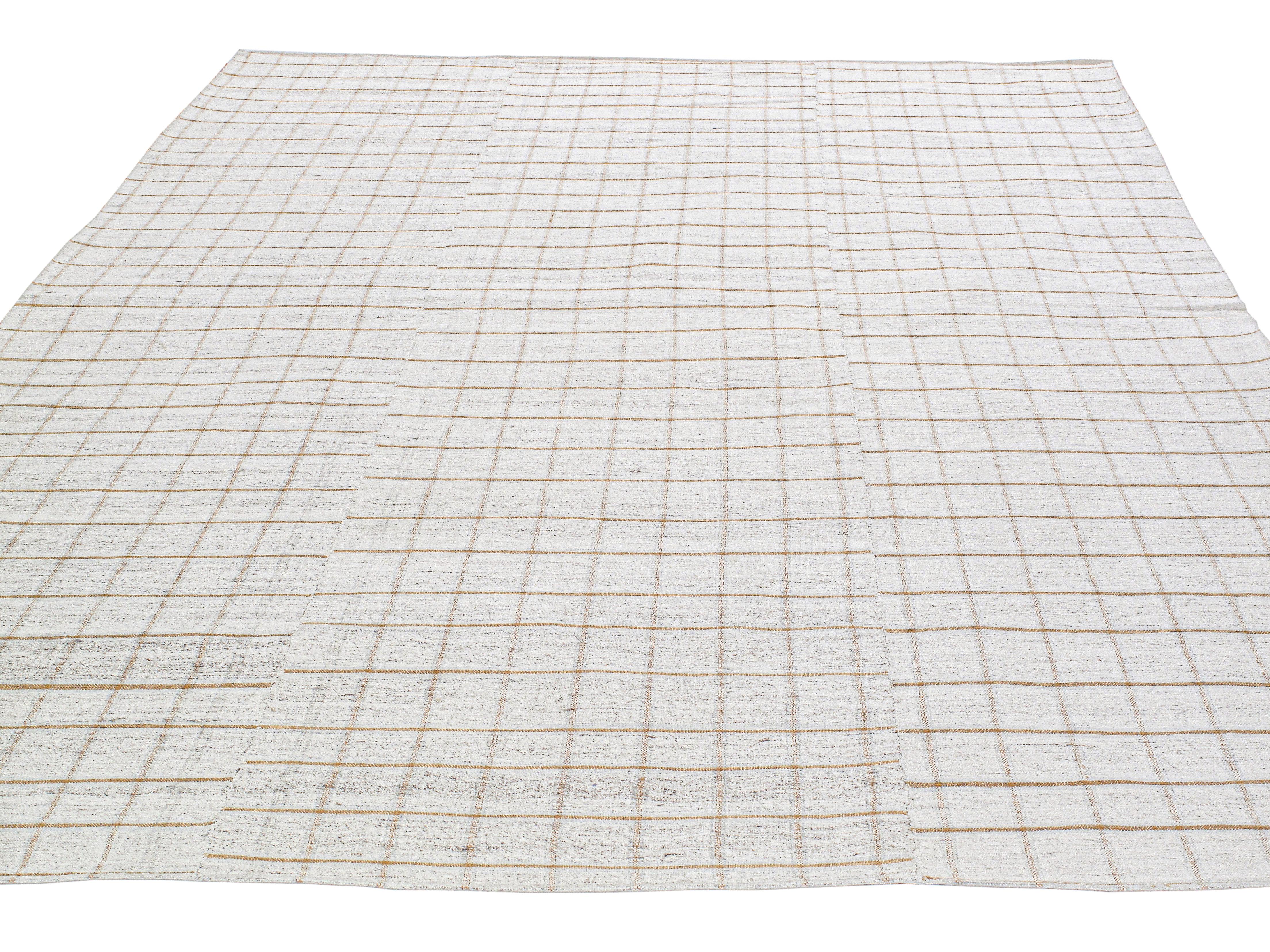 Wool Vintage Handwoven Flatweave Kilim Rug For Sale