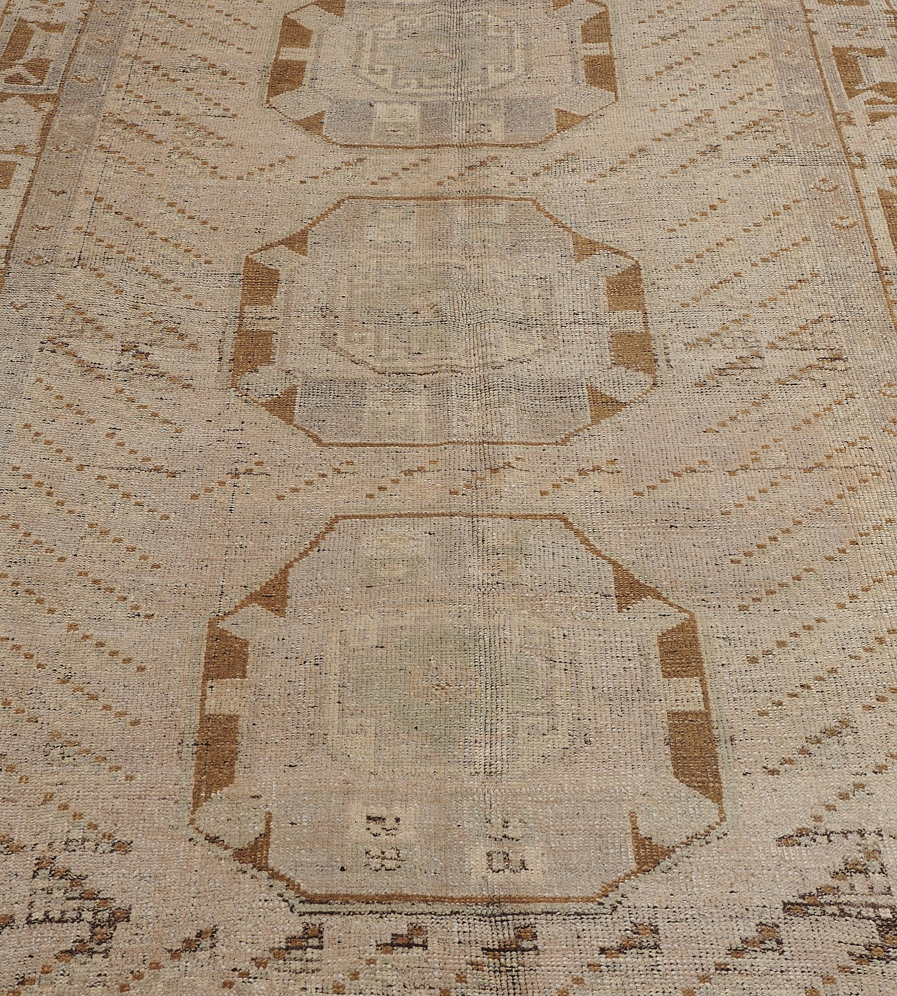 Vintage Handwoven Geometric Turkish Anatolian Rug In Good Condition For Sale In West Hollywood, CA