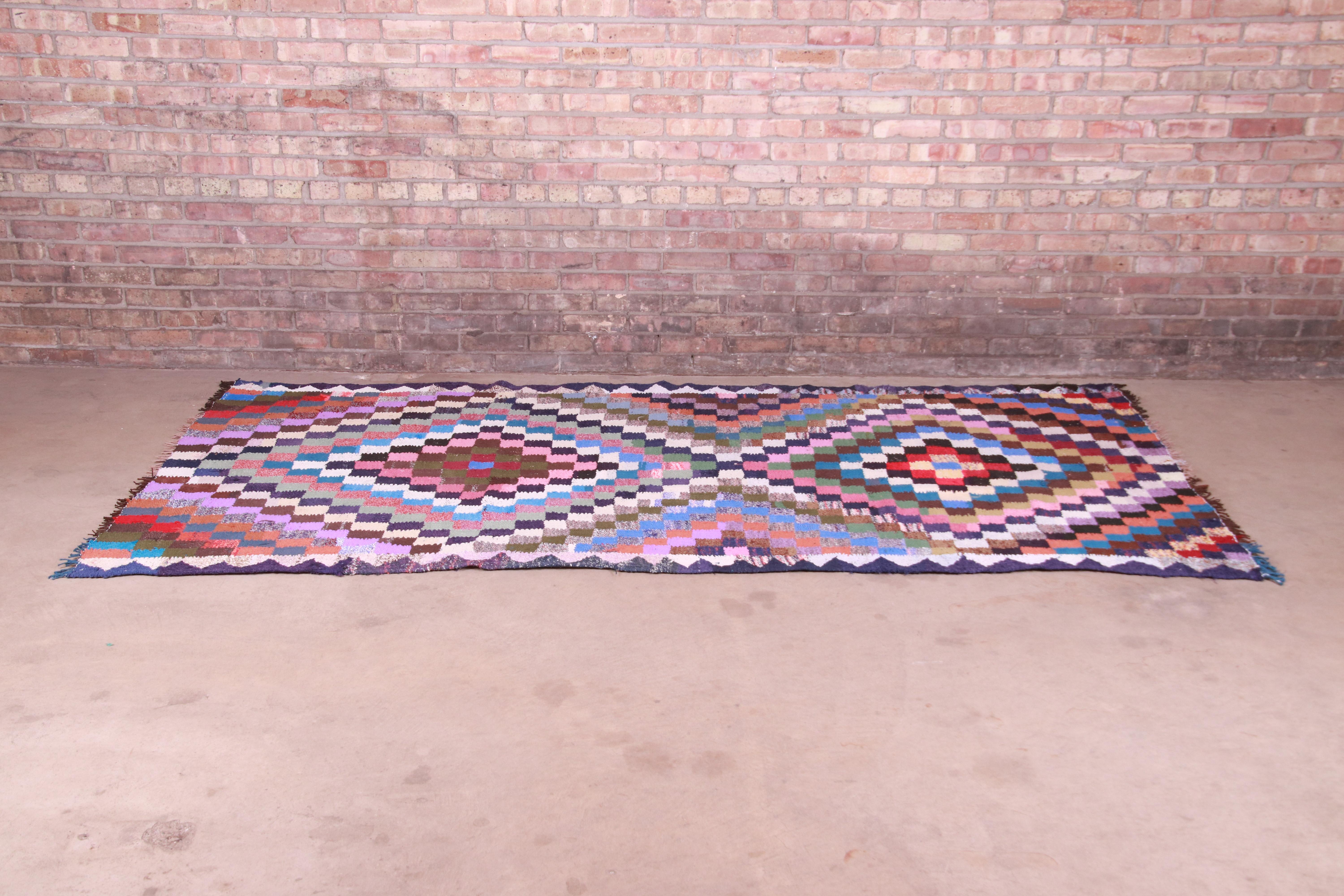 Vintage Handwoven Persian Kilim Rug with Vibrant Colors In Good Condition In South Bend, IN