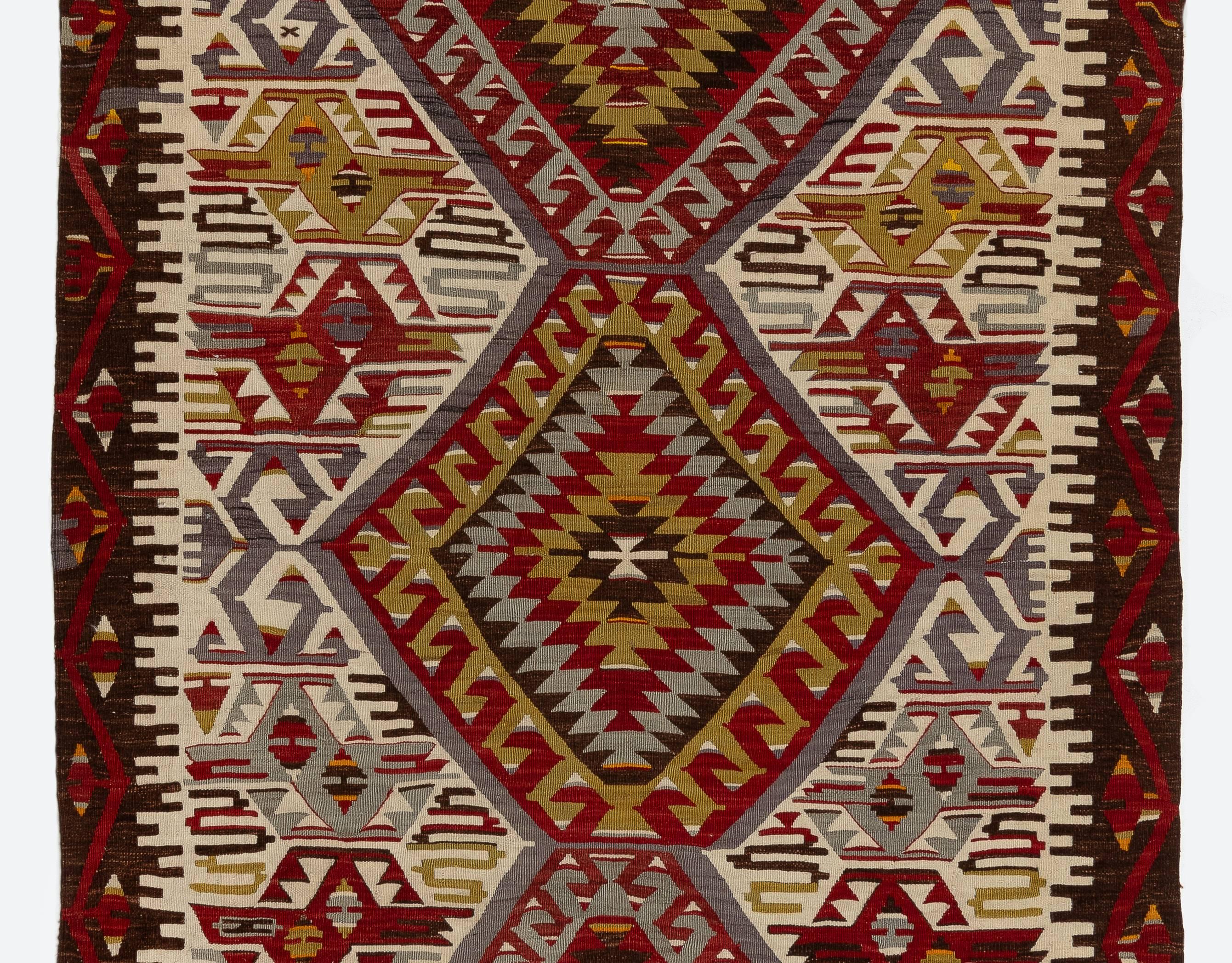 Antiker türkischer Läufer-Kelim mit geometrischem Design, 4,8x11 m Wolle flachgewebter Teppich (Türkisch) im Angebot
