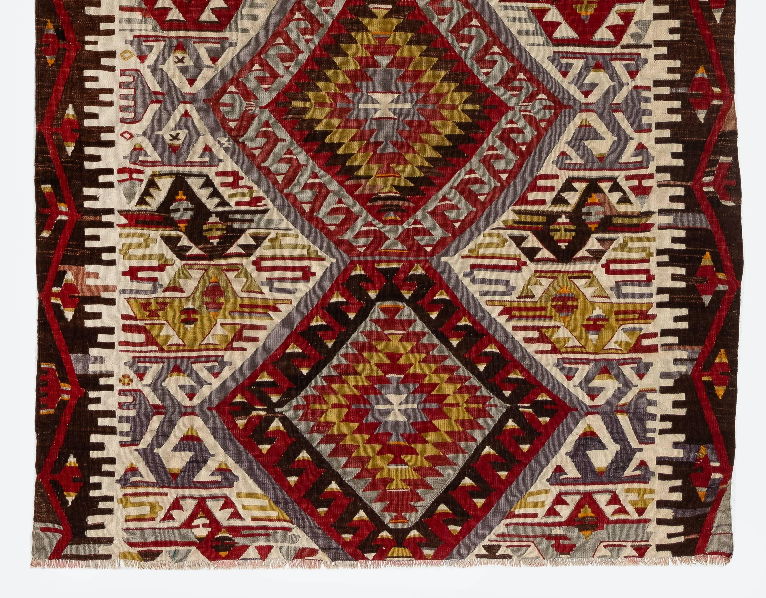 Antiker türkischer Läufer-Kelim mit geometrischem Design, 4,8x11 m Wolle flachgewebter Teppich (Handgewebt) im Angebot