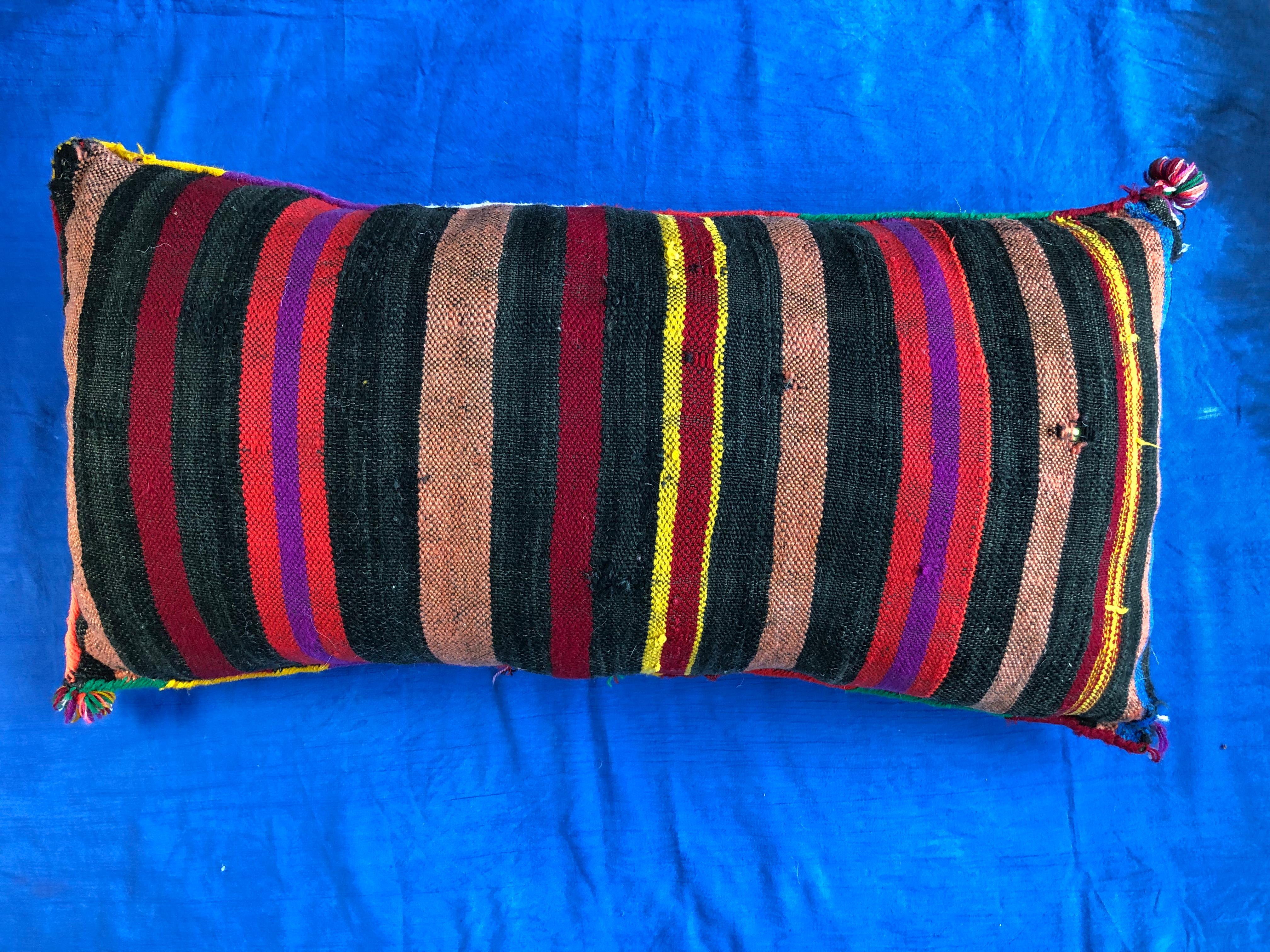 Moroccan Kilim Lumbar Pillow Vintage Handwoven Natural Wool Tassels Boho Bold In Good Condition For Sale In Vineyard Haven, MA