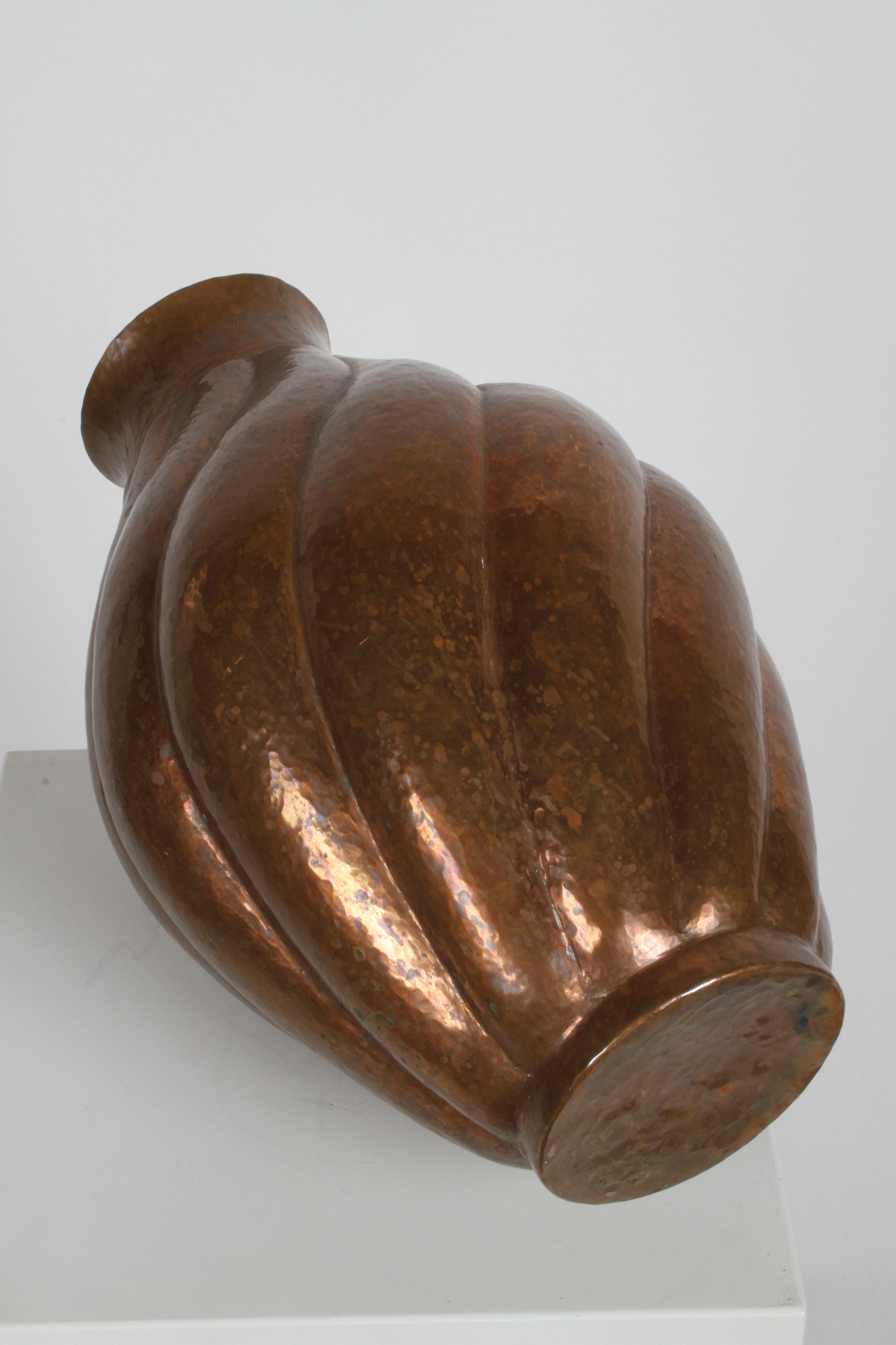 Vintage Handwrought Santa Clara del Cobre Sculptural Copper Vessel or Vase In Good Condition For Sale In St. Louis, MO