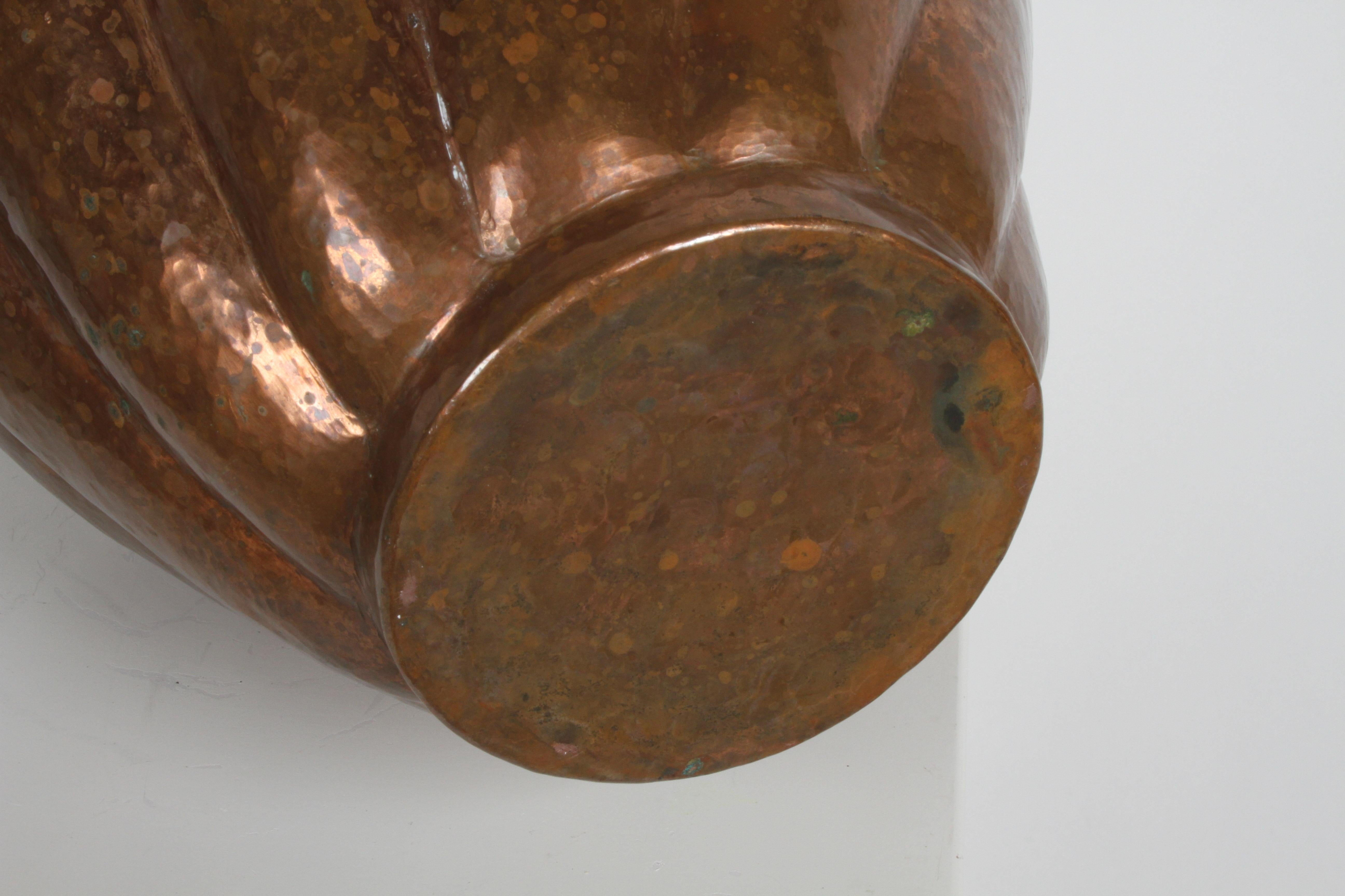 Mid-20th Century Vintage Handwrought Santa Clara del Cobre Sculptural Copper Vessel or Vase For Sale