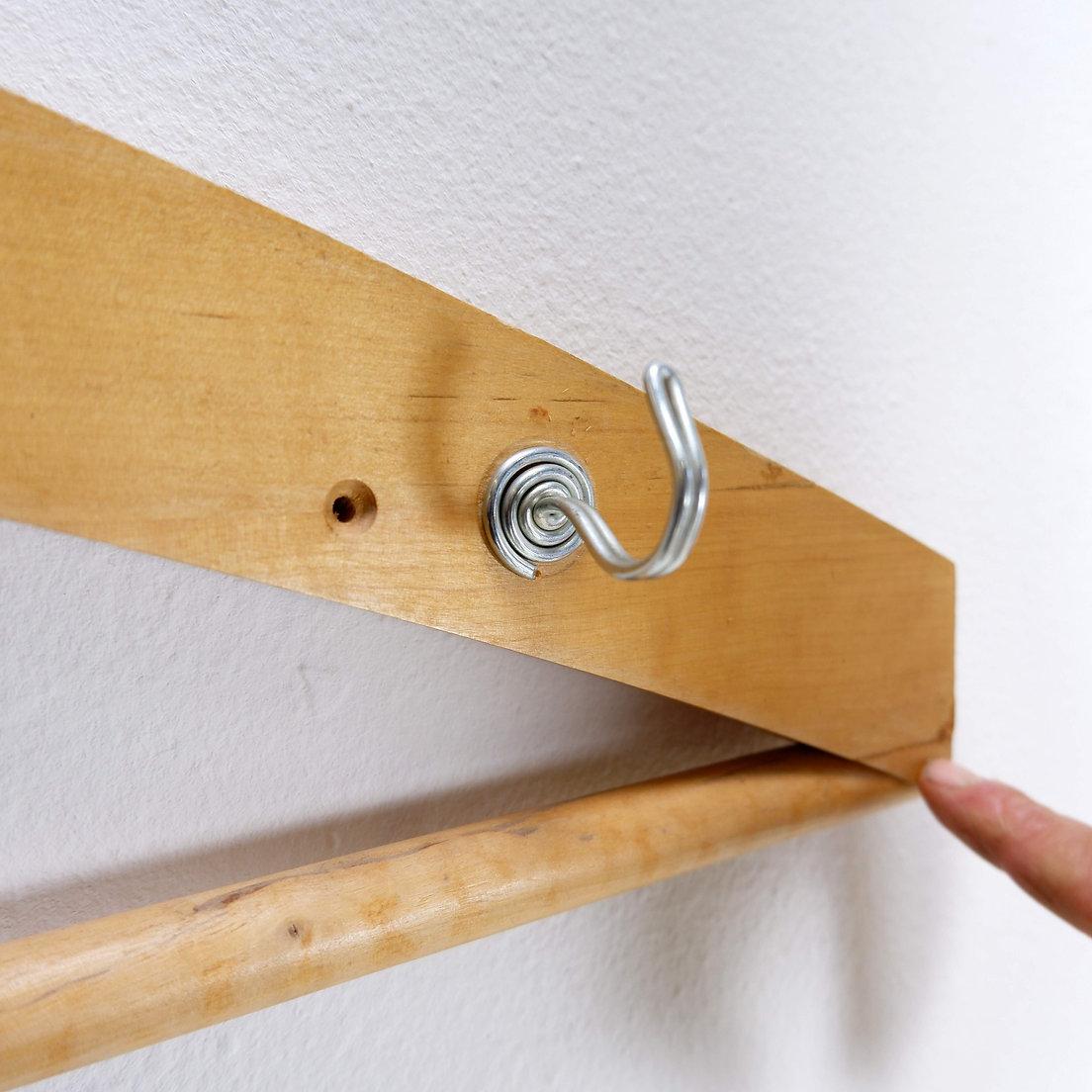 Perchero de madera con percha vintage Siglo XXI y contemporáneo en venta