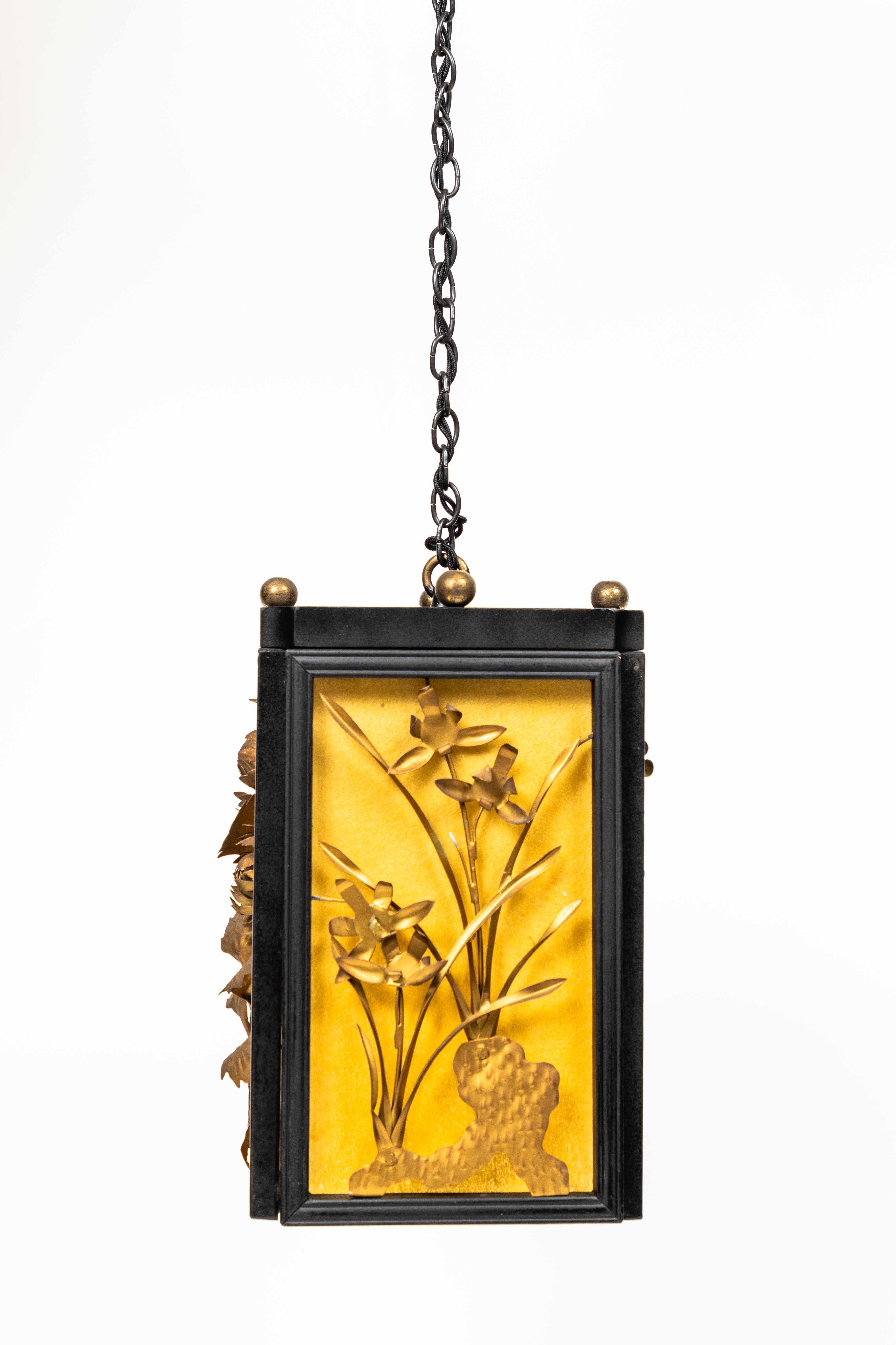 Vintage Hanging Chinoiserie Lantern In Good Condition In Pasadena, CA