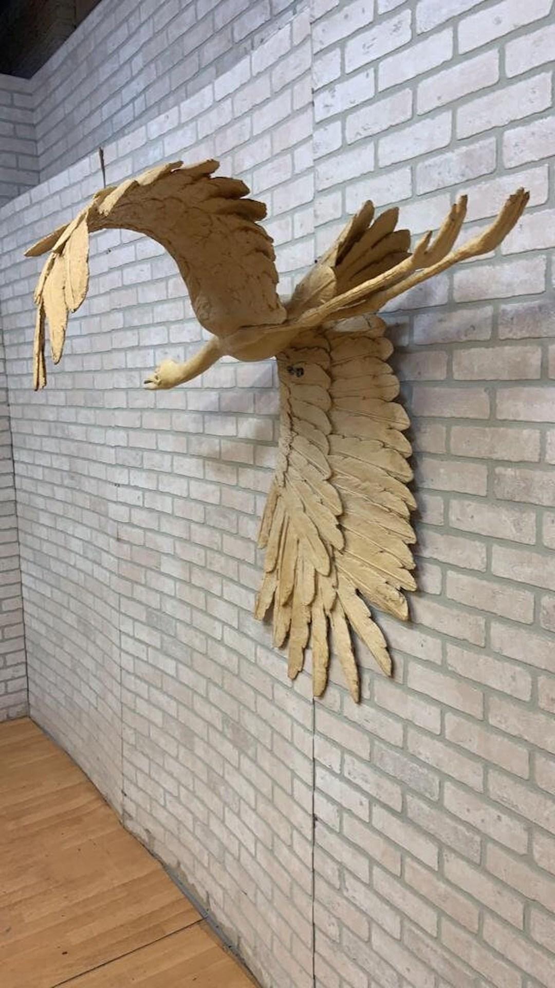 Americano Scultura vintage di cigno volante appeso firmata da Sylvia Weis in vendita