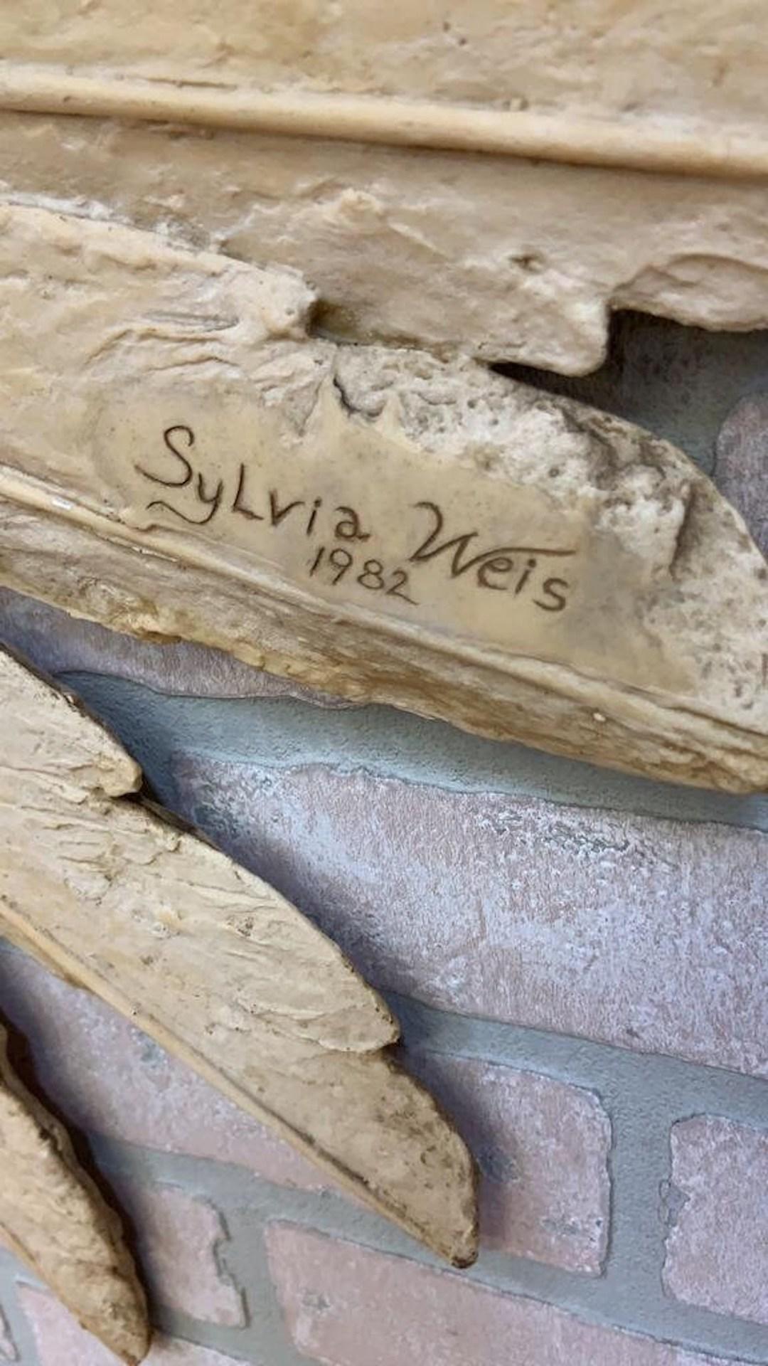 Scultura vintage di cigno volante appeso firmata da Sylvia Weis in vendita 1