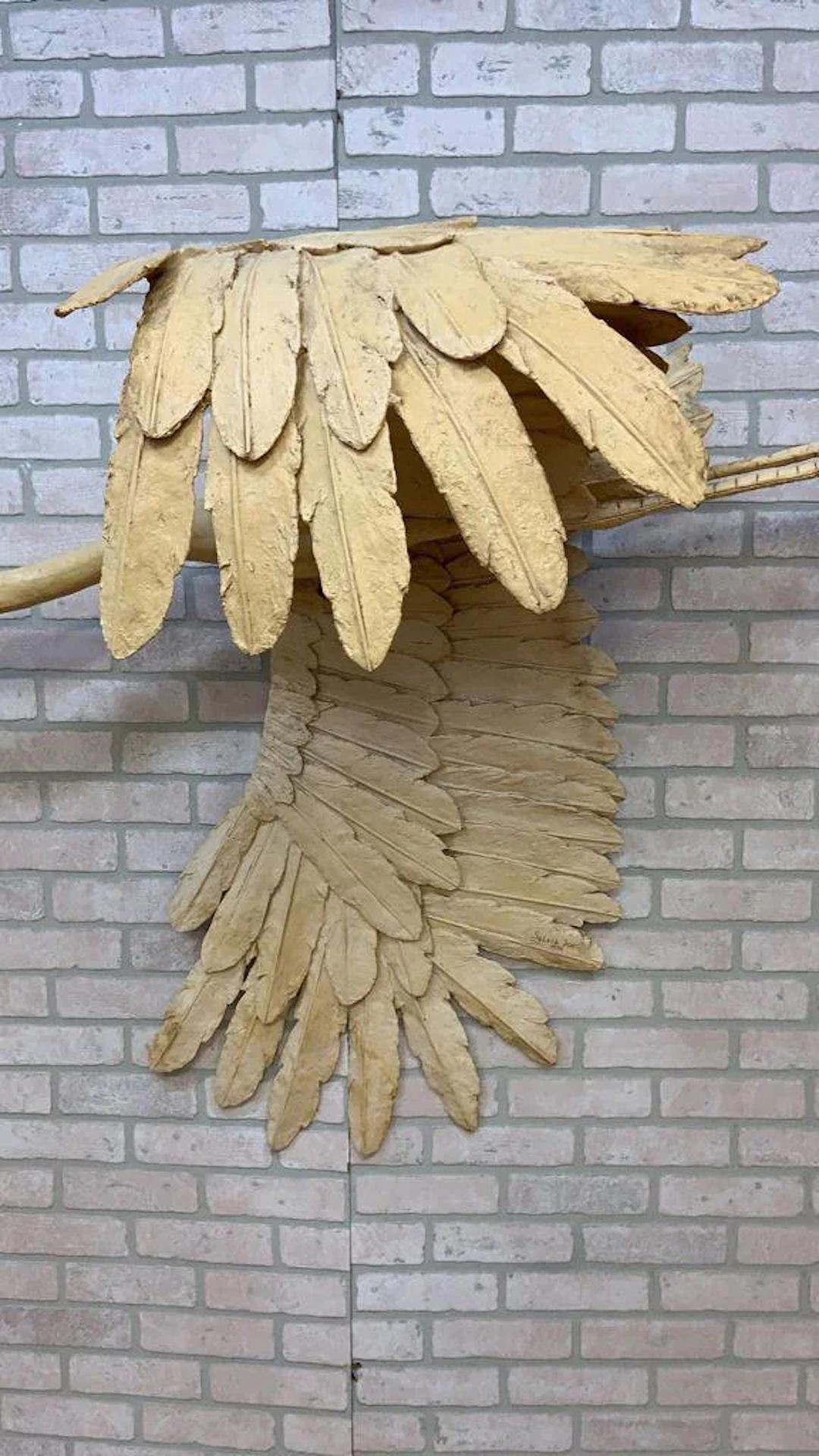 Scultura vintage di cigno volante appeso firmata da Sylvia Weis in vendita 2