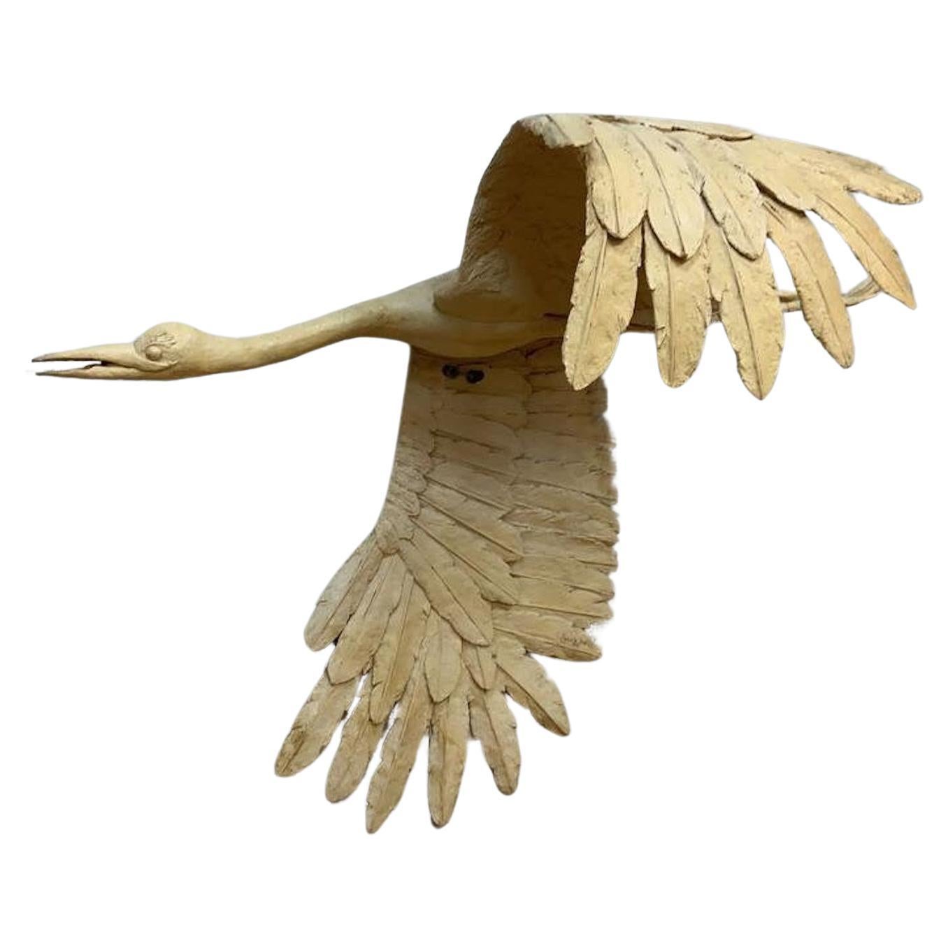 Scultura vintage di cigno volante appeso firmata da Sylvia Weis