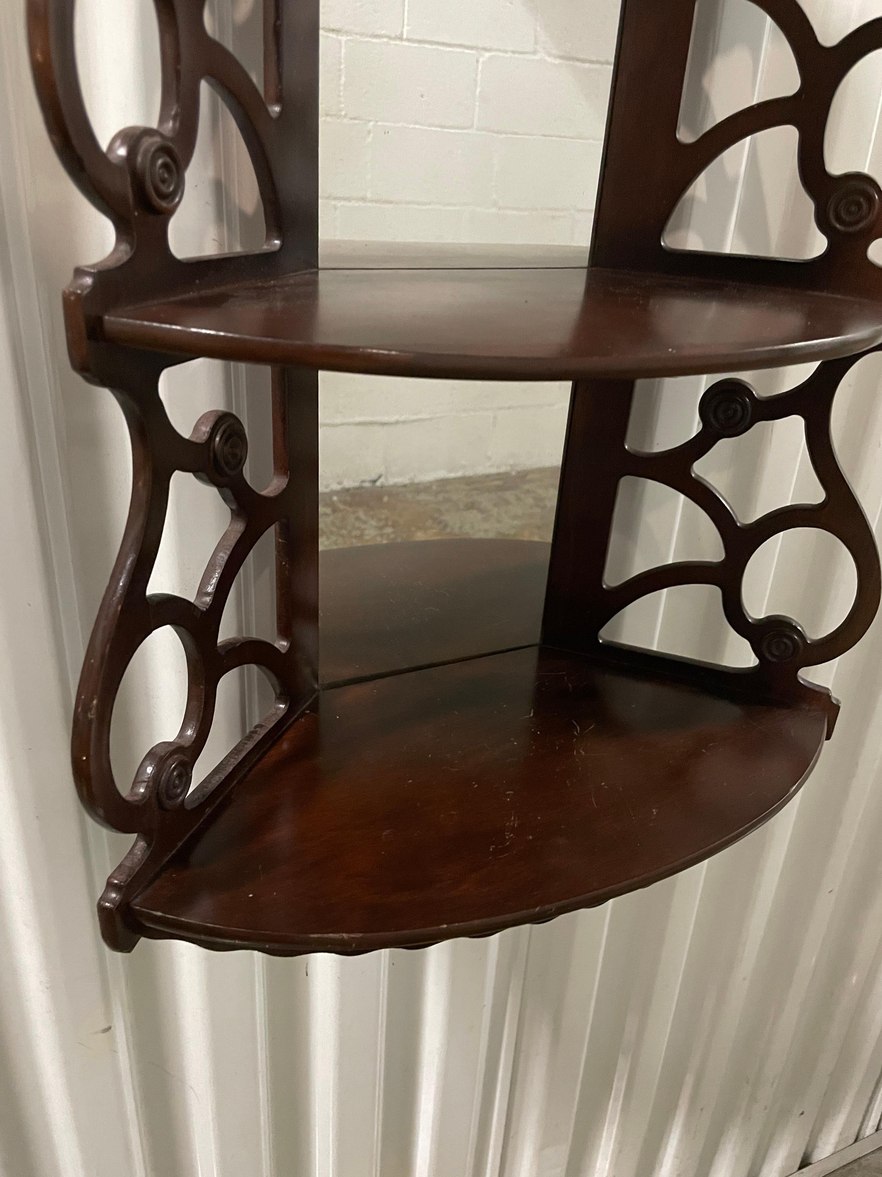 Vintage Hanging Mahogany What Not Shelf In Good Condition For Sale In West Palm Beach, FL