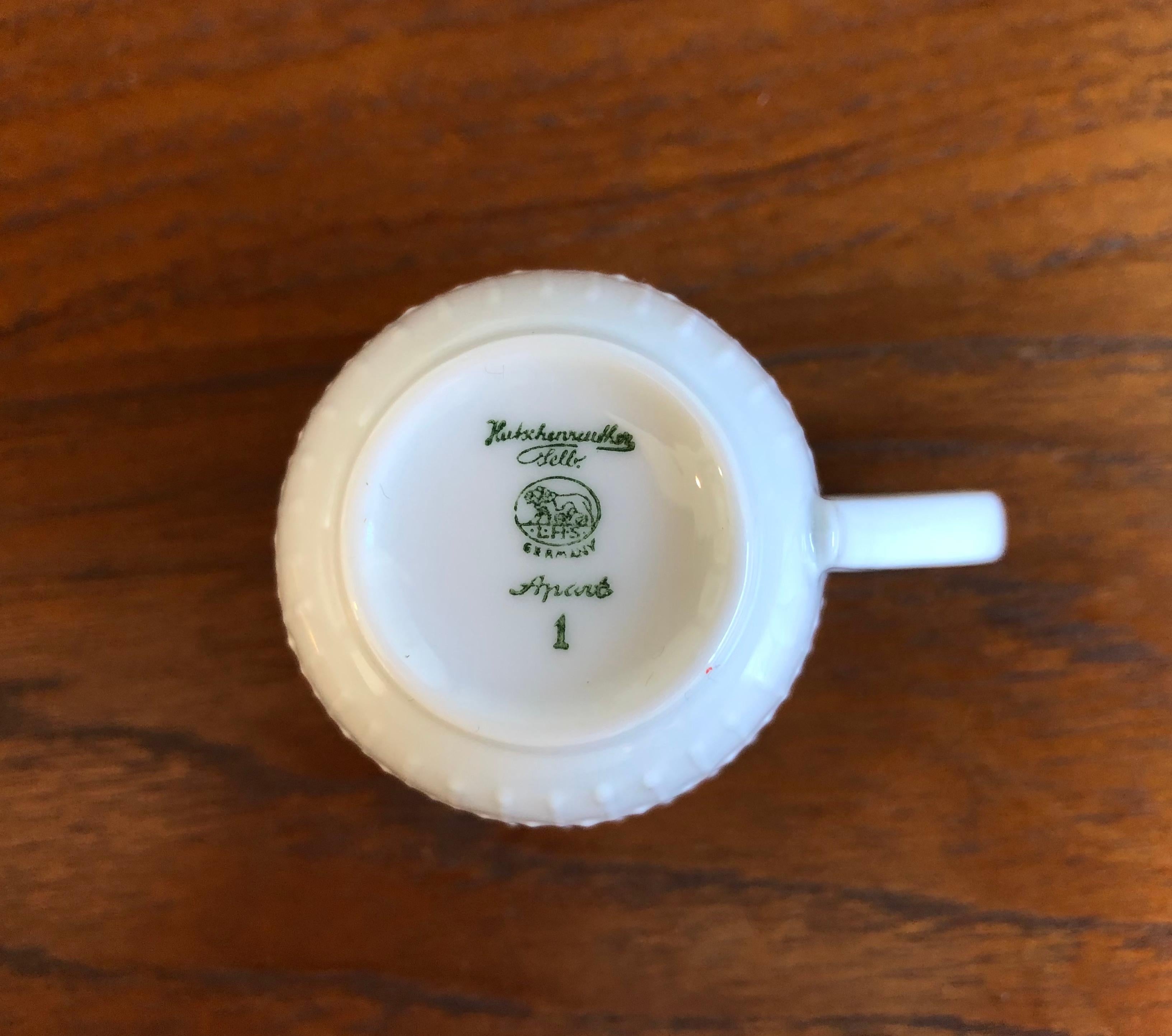 Vintage Hans Achtziger for Hutschenreuther Selb Demitasse Coffee Set In Excellent Condition For Sale In East Quogue, NY