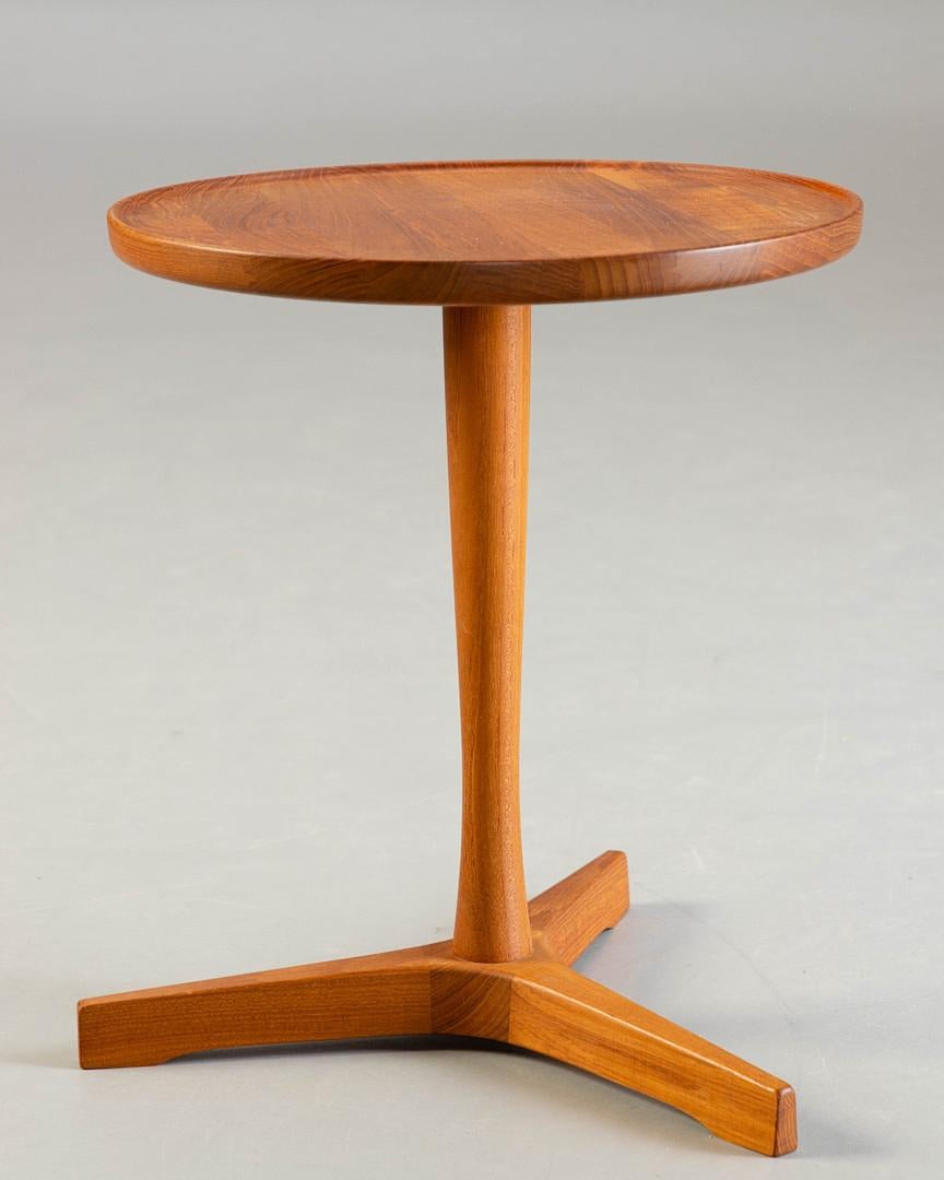 Rare occasional side table by Hans C. Andersen for Artex. 

Denmark, 1960's 
Teak.

