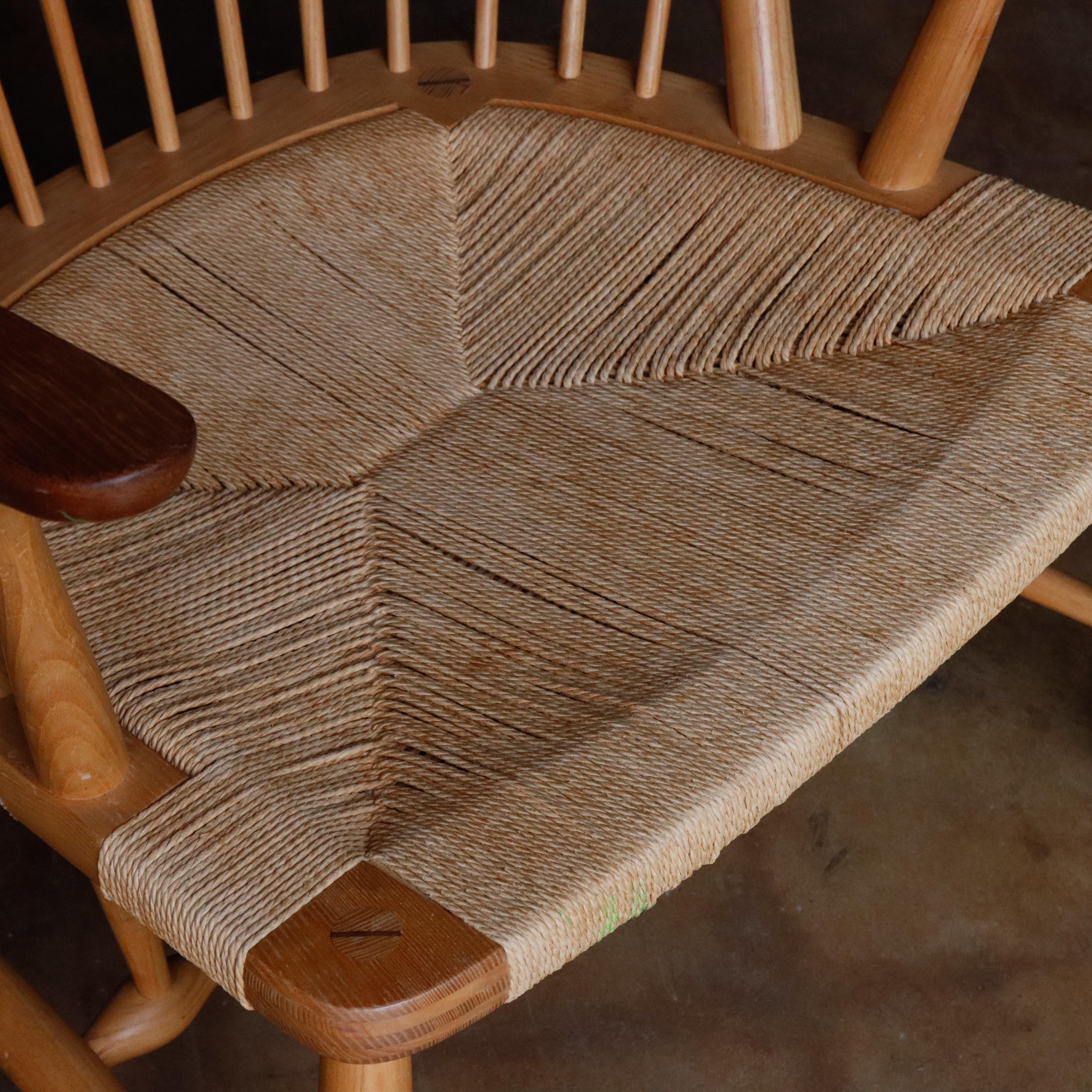 Vintage Hans J. Wegner JH 550 “Peacock Chair, Denmark, 1960s For Sale 2