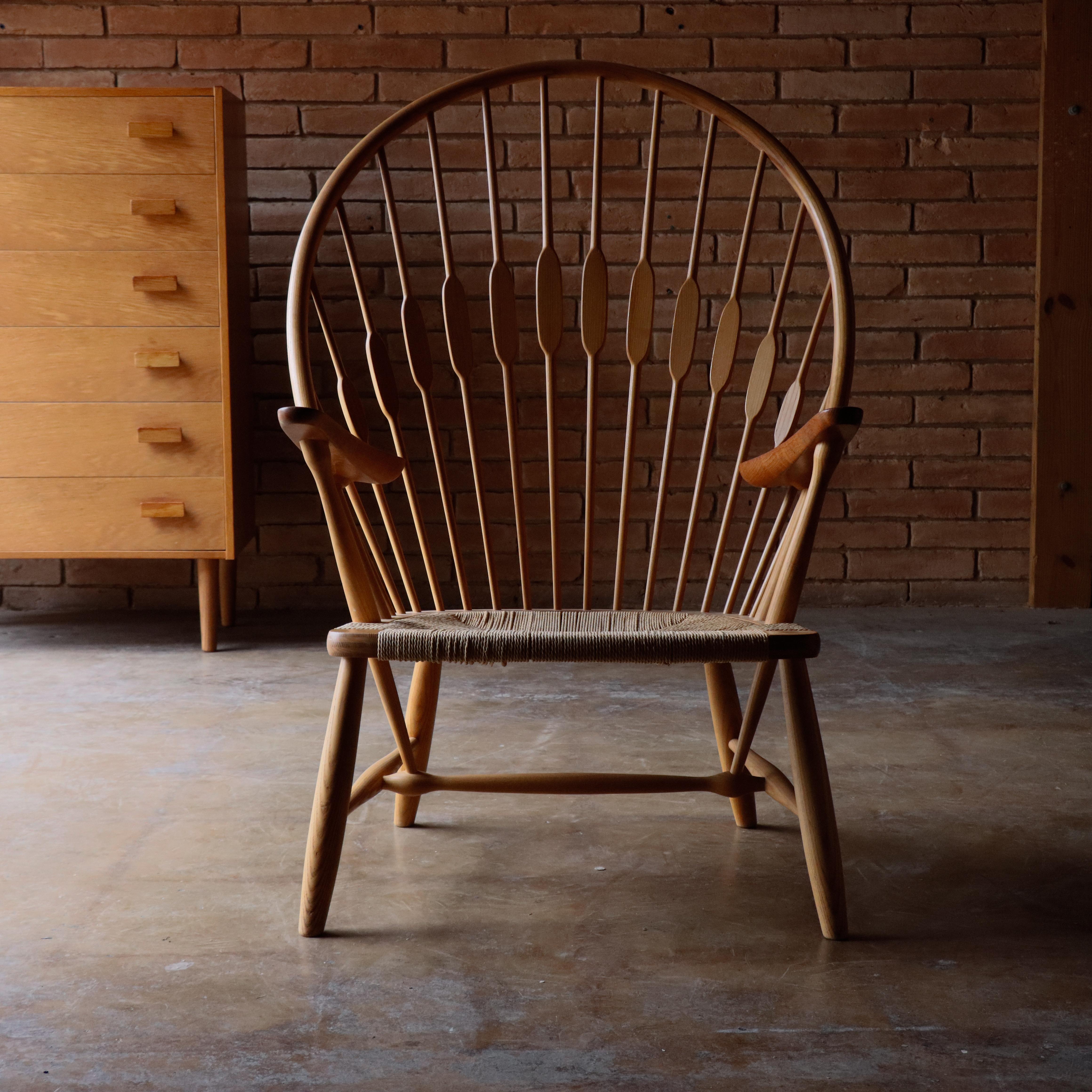 Mid-Century Modern Vintage Hans J. Wegner JH 550 “Peacock Chair, Denmark, 1960s For Sale