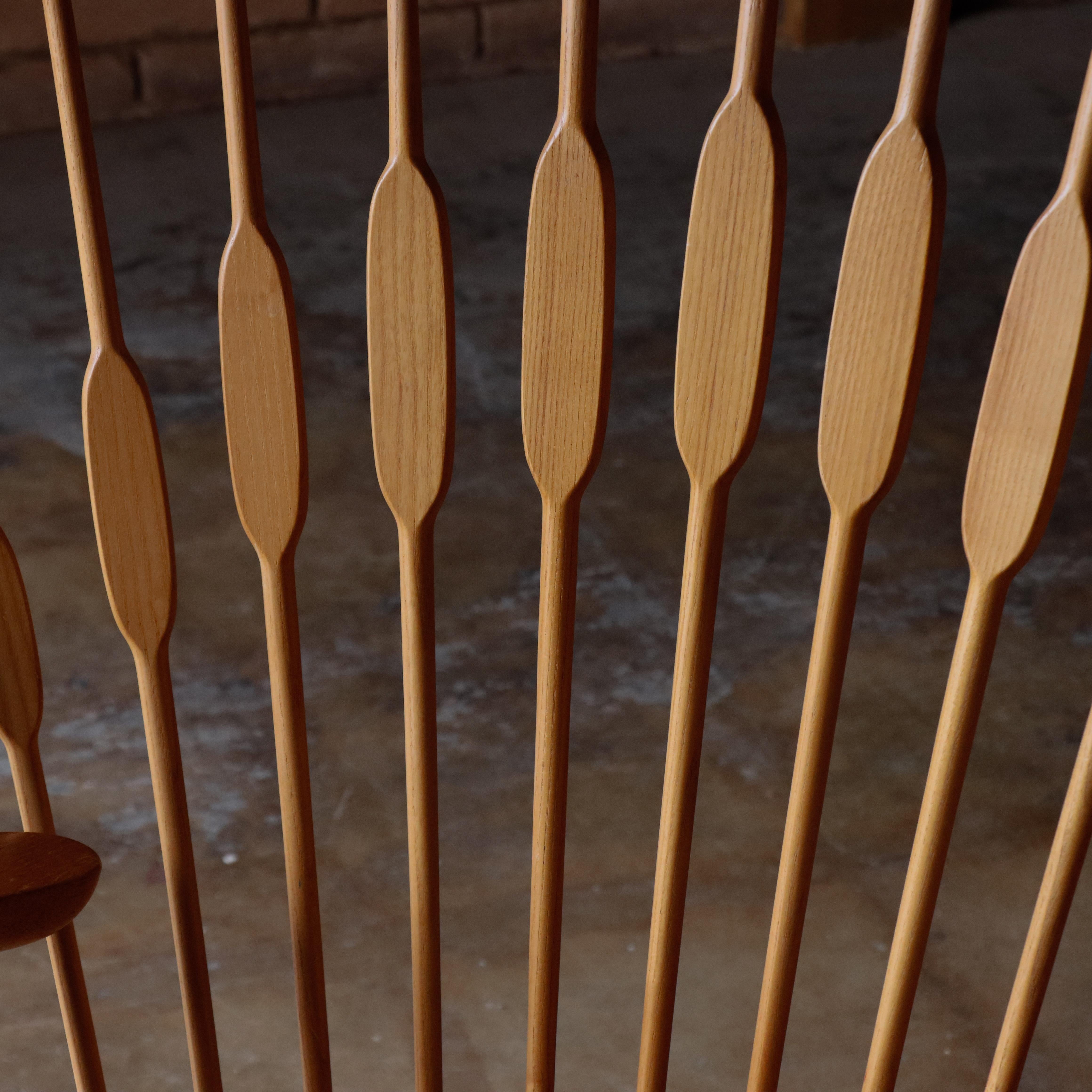 Vintage Hans J. Wegner JH 550 “Peacock Chair, Denmark, 1960s In Good Condition For Sale In Round Rock, TX