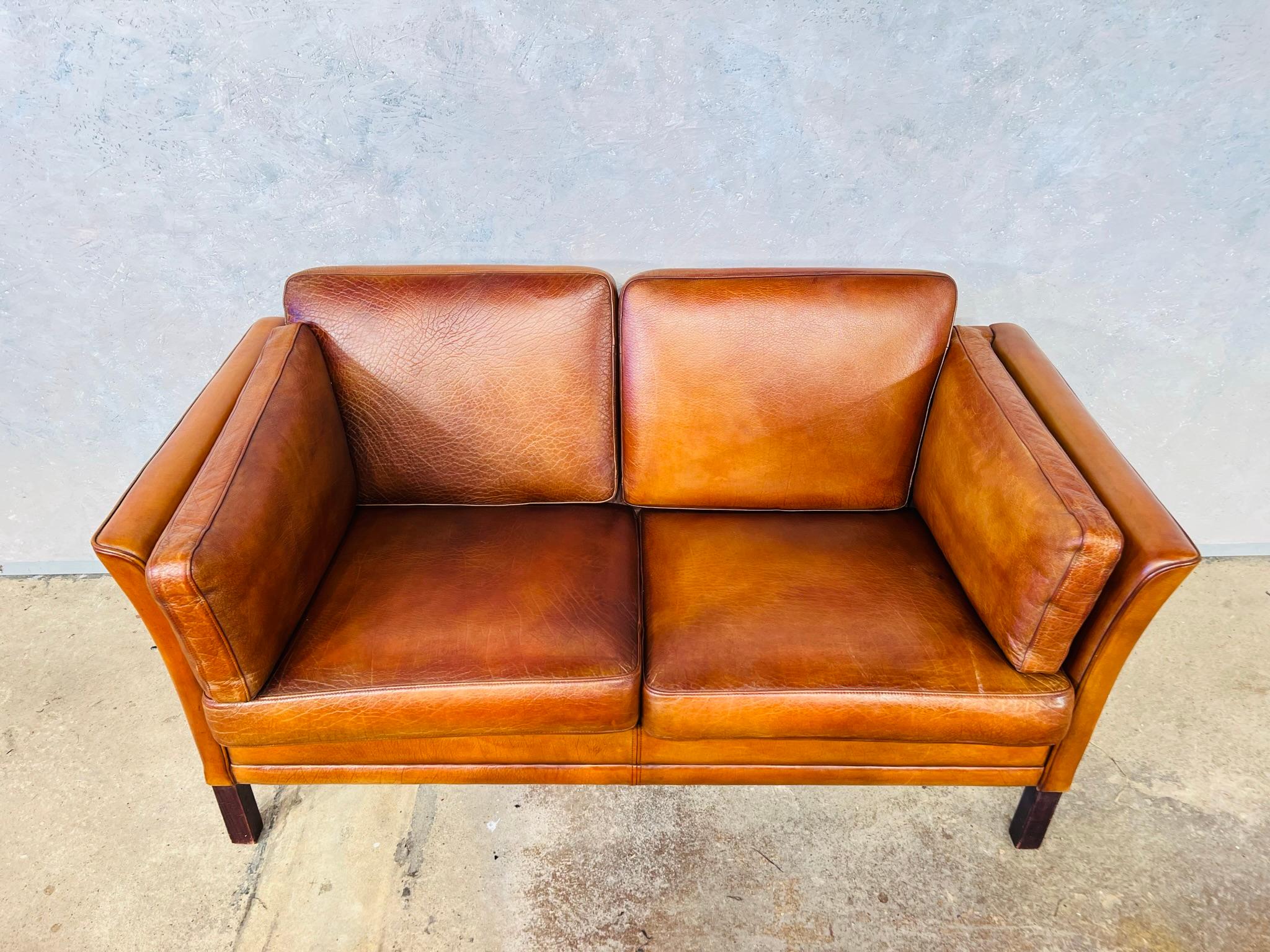 Vintage Hans Mogensen 70s Patinated Tan Two Seater Leather Sofa #00 In Good Condition In Lewes, GB