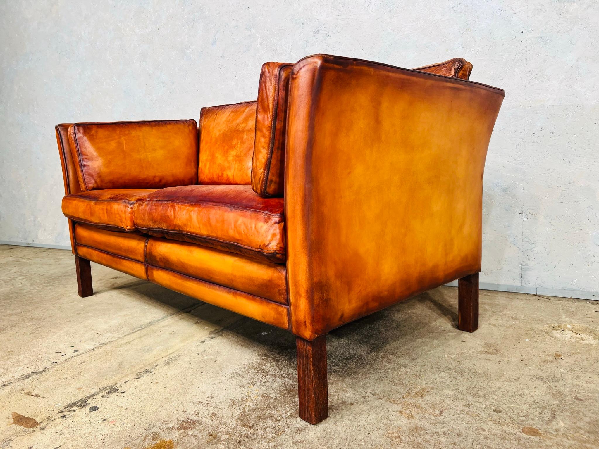 Vintage Hans Mogensen 70s Patinated Tan Two Seater Leather Sofa #688 In Good Condition In Lewes, GB