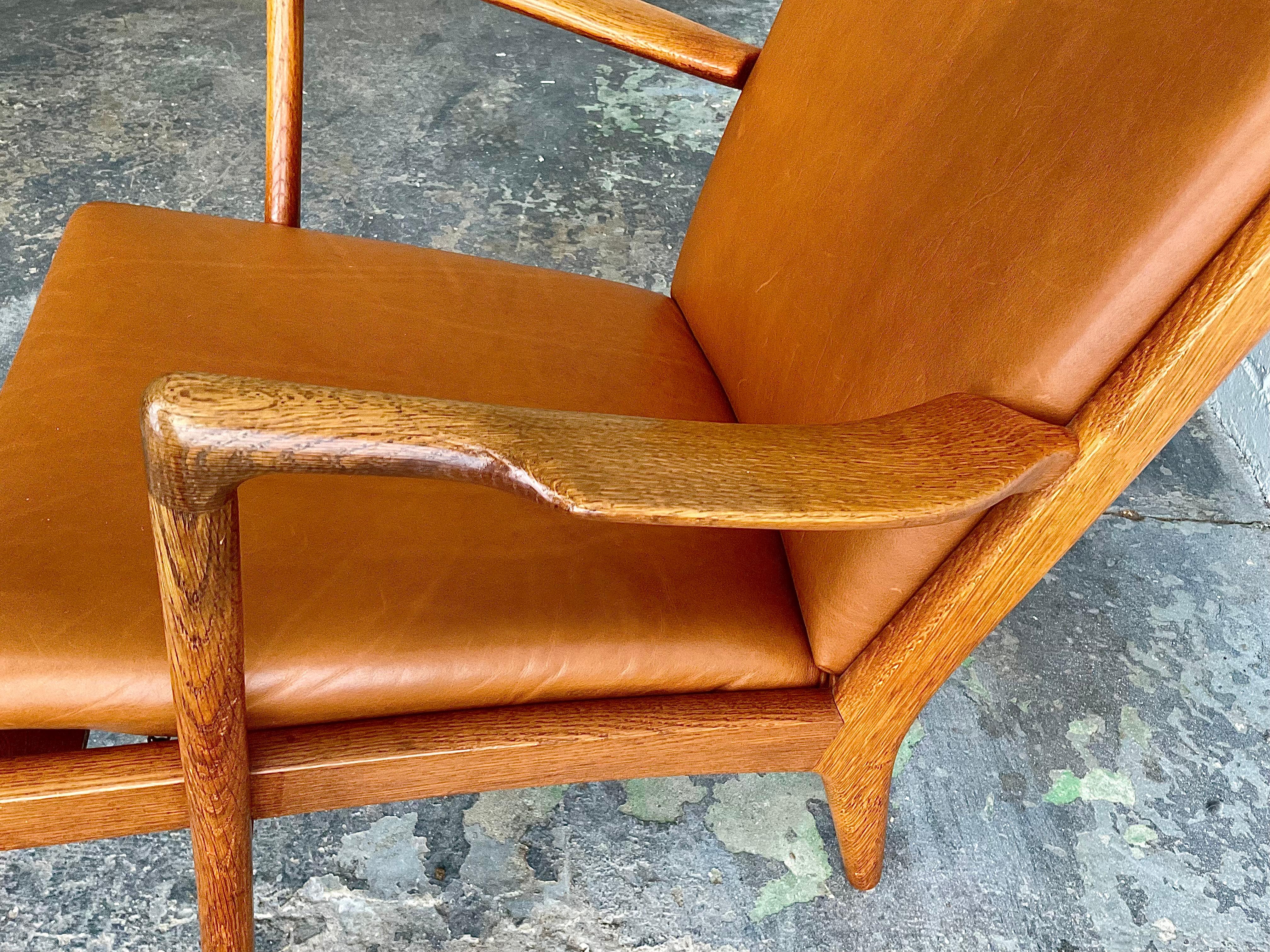 Vintage Hans Wegner AP-16 Lounge Chair in Oak & Cognac Leather, 1951 For Sale 3