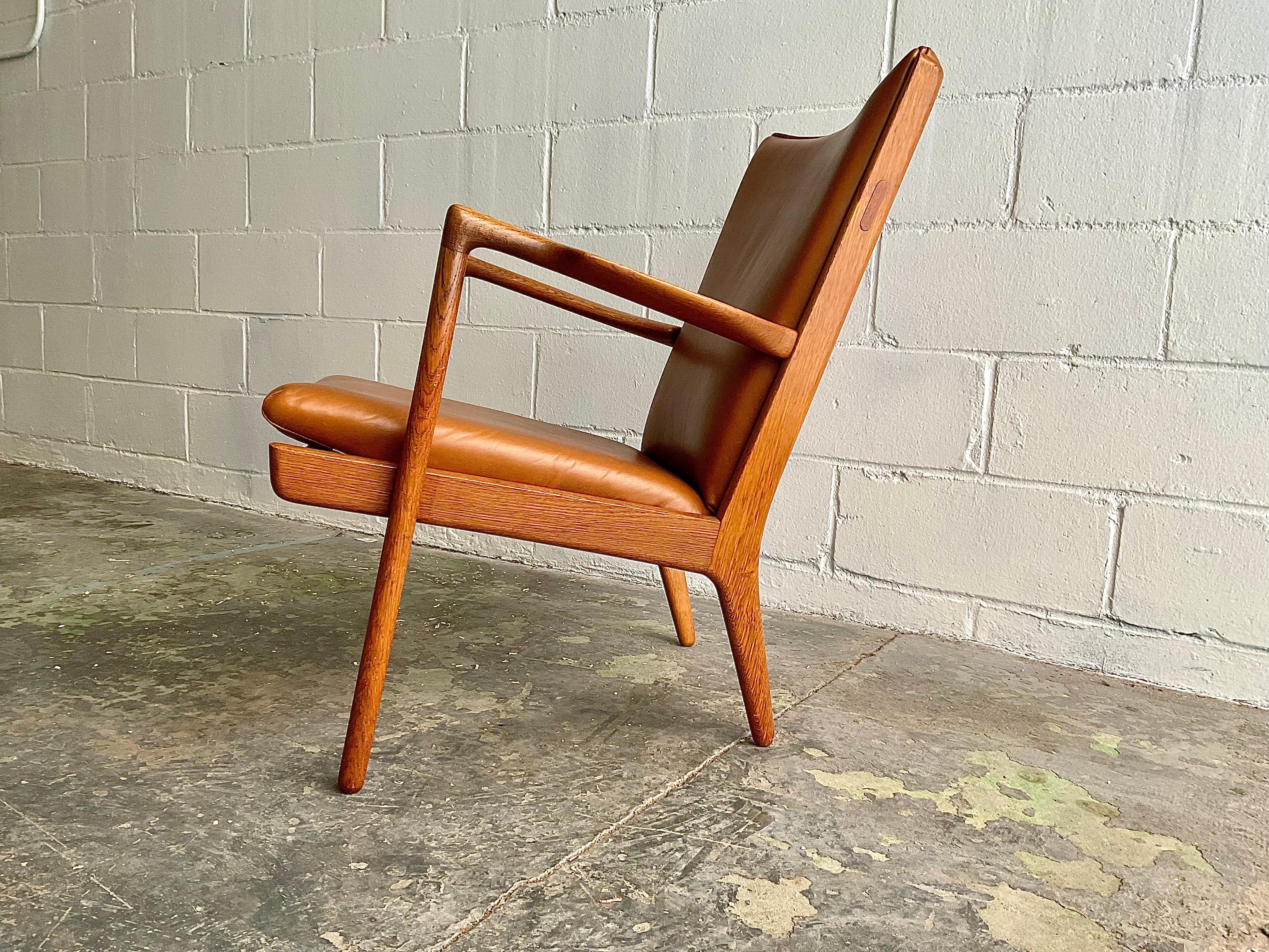 Vintage Hans Wegner AP-16 Lounge Chair in Oak & Cognac Leather, 1951 For Sale 1