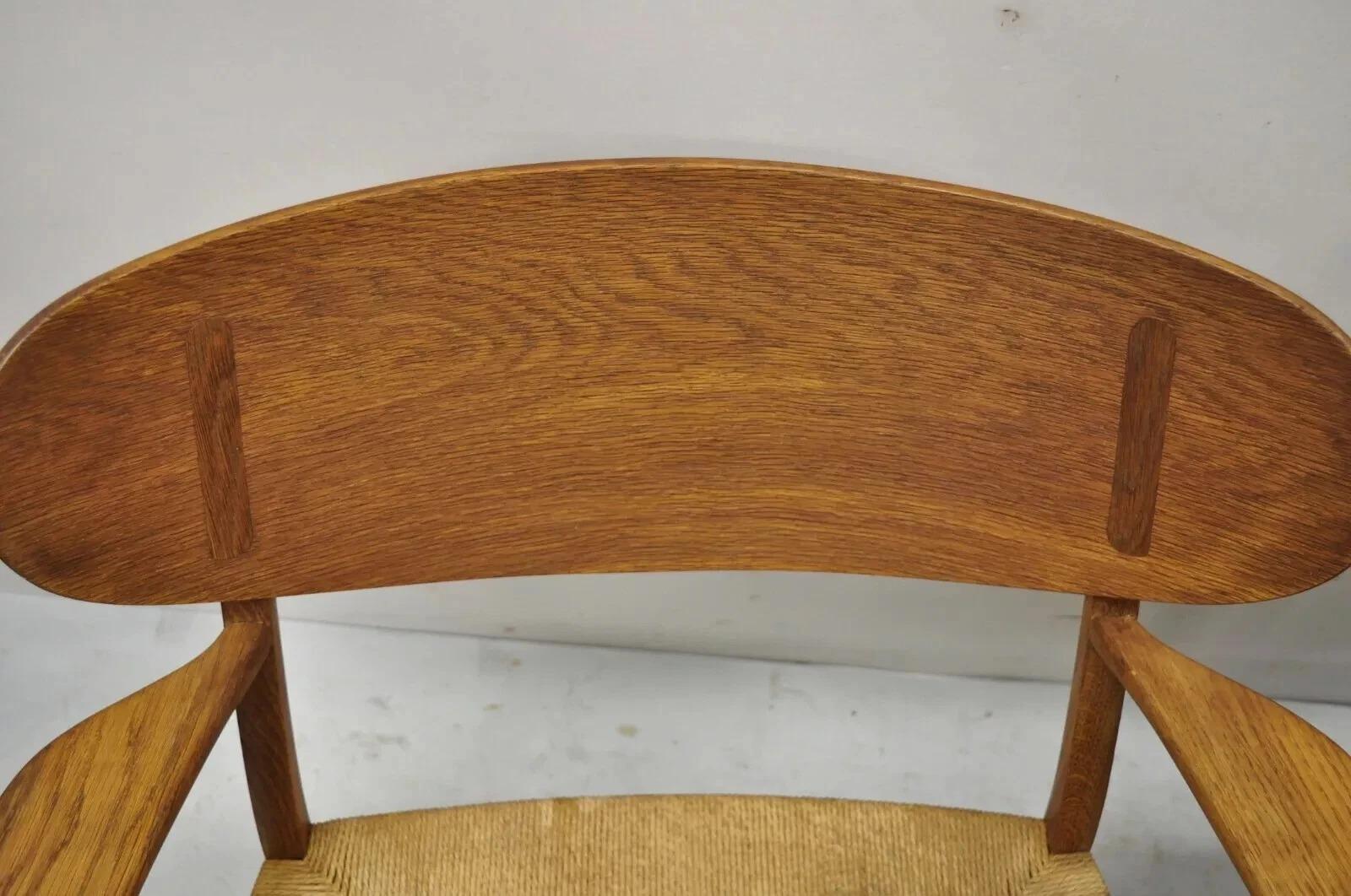 Vintage Hans Wegner CH22 Carl Hansen & Son Sillas de salón de roble MCM - un par en venta 5