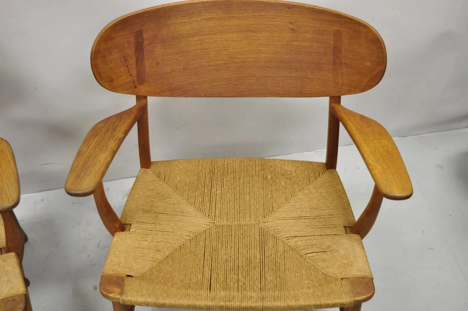 Vintage Hans Wegner CH22 Carl Hansen & Son Sillas de salón de roble MCM - un par Desconocido en venta