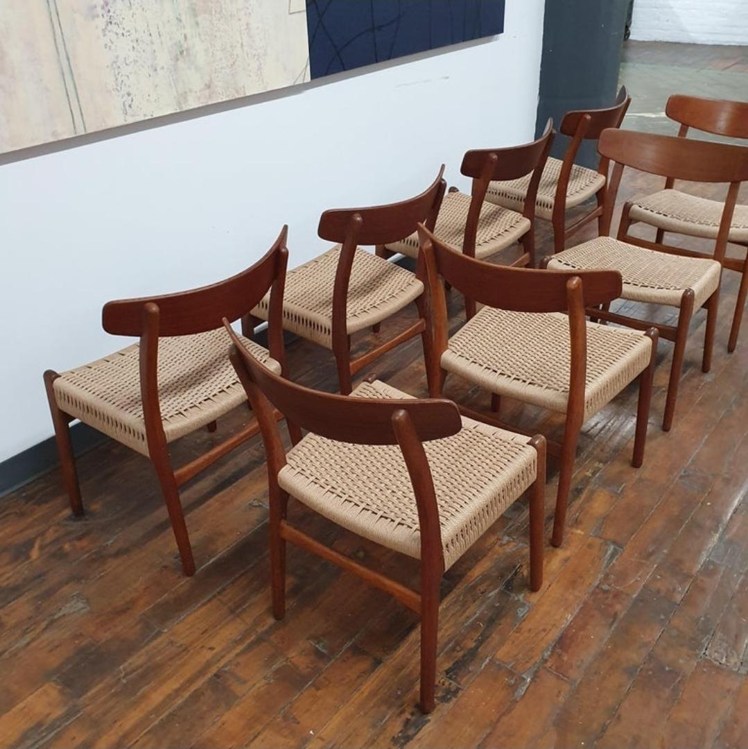 Scandinave moderne Vintage Hans Wegner CH23 Side Chairs, Set of 8 en vente