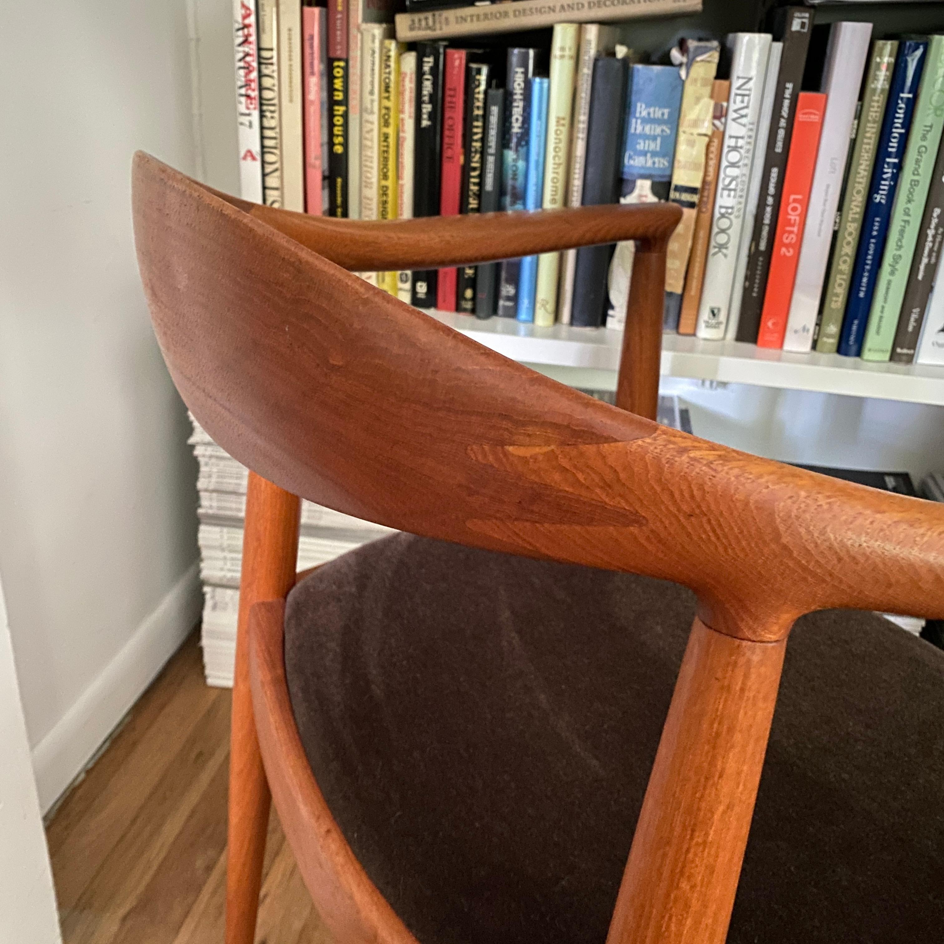 Vintage Hans Wegner Chair for Johannes Hansen, Made in Denmark In Good Condition For Sale In Doraville, GA