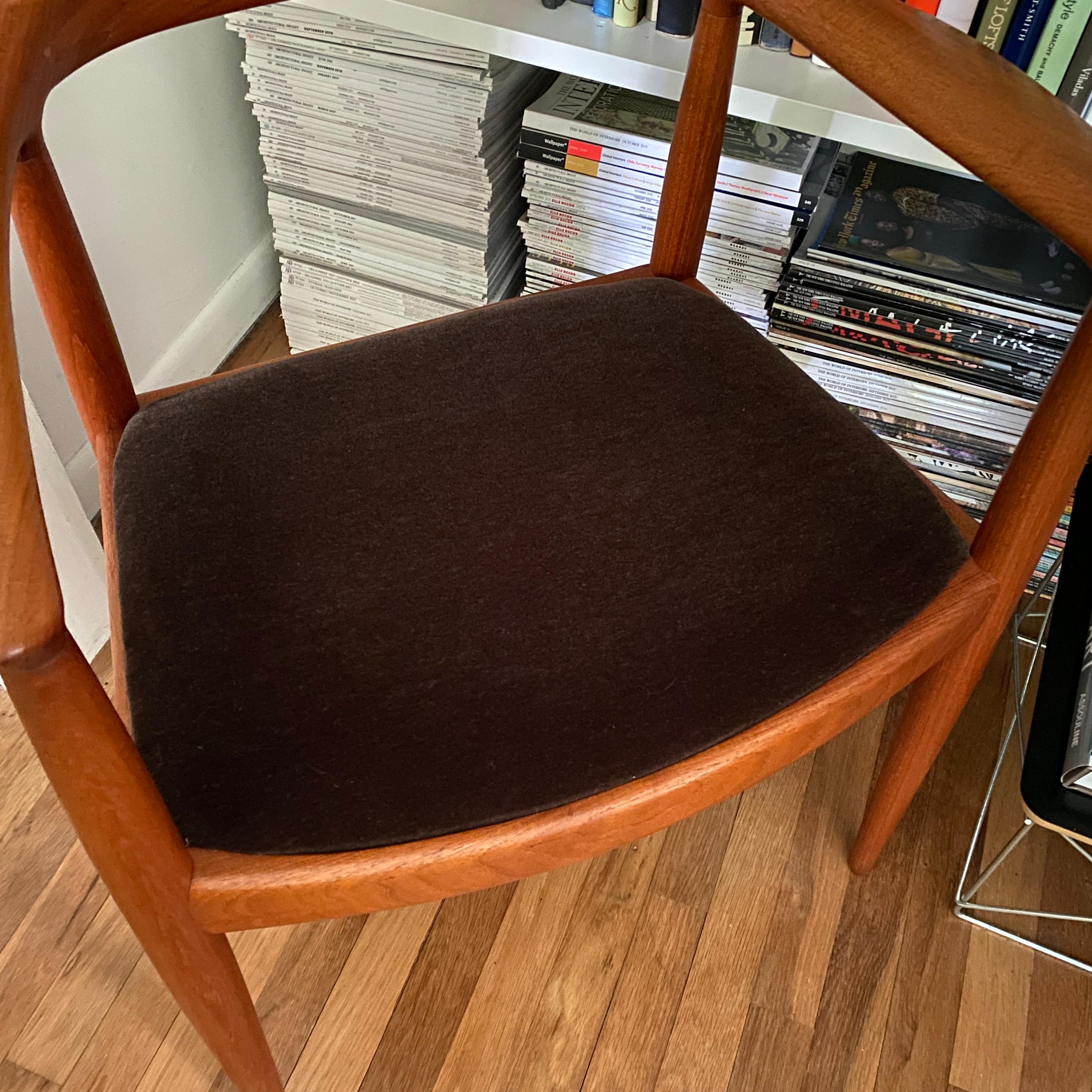 Late 20th Century Vintage Hans Wegner Chair for Johannes Hansen, Made in Denmark For Sale