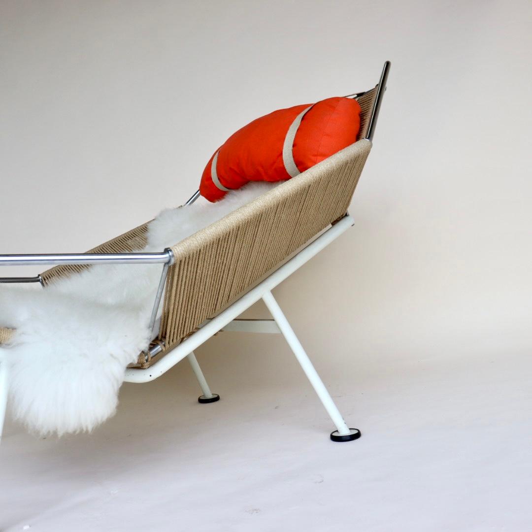 Hans Wegner fauteuil vintage à dos de drapeau en peau de mouton 7