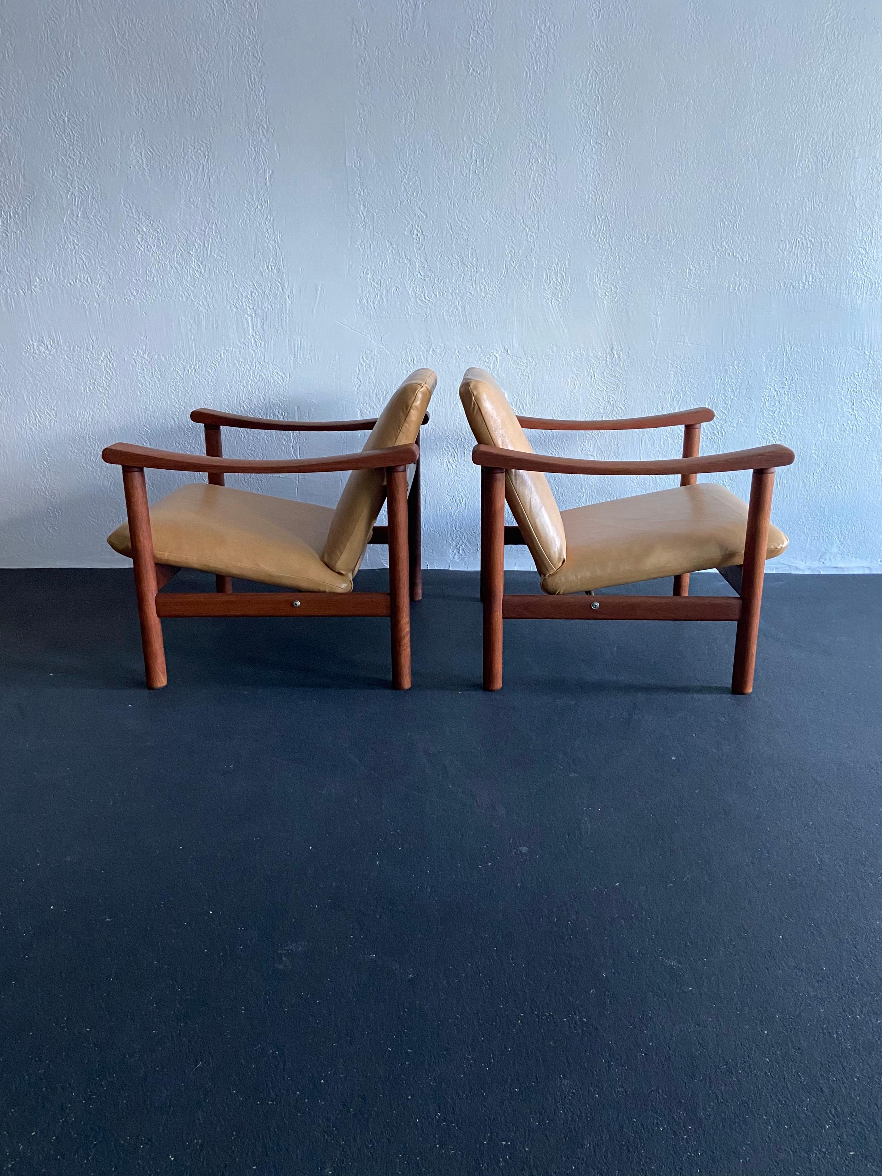 Mid-Century Modern Hans Wegner for Getama Leather Lounge Chairs - a Pair For Sale