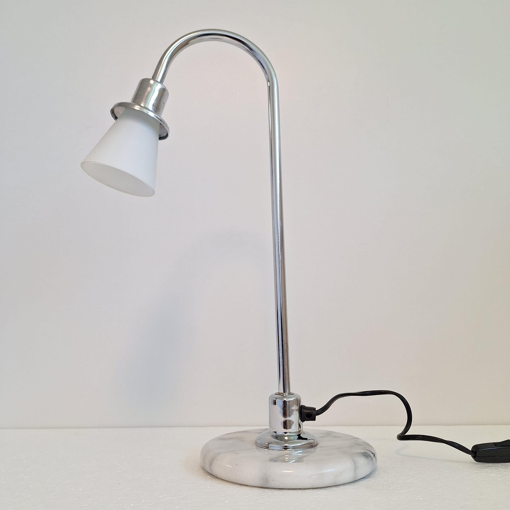 Lámpara de mesa vintage Happylight años 90 Danés en venta