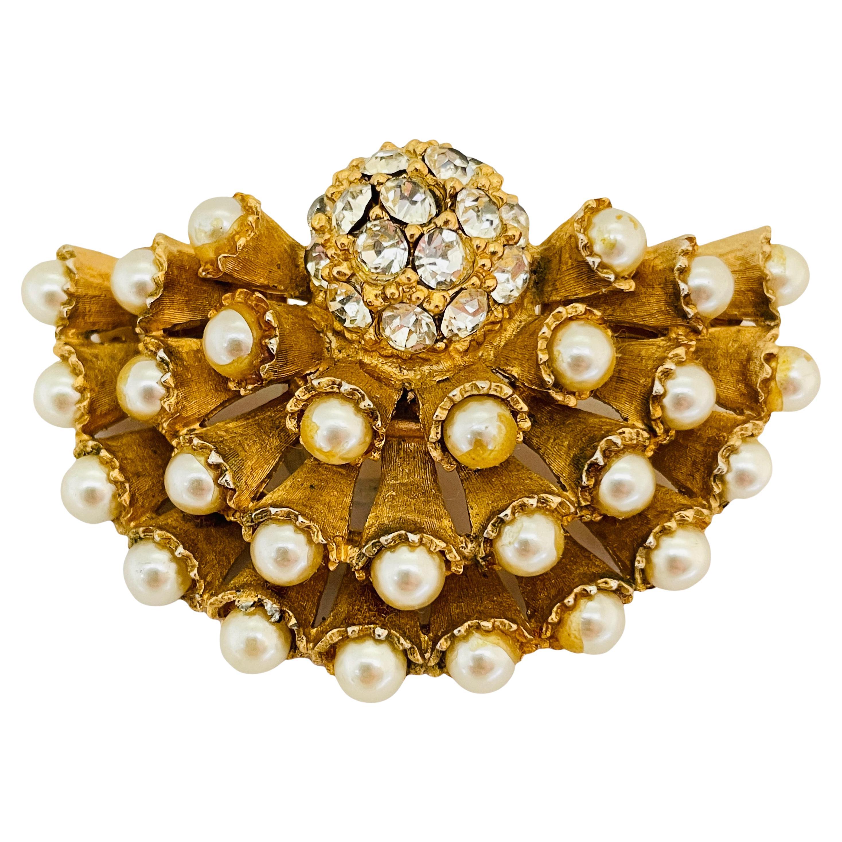 Vintage HAR gold pearl rhinestone fan designer brooch For Sale