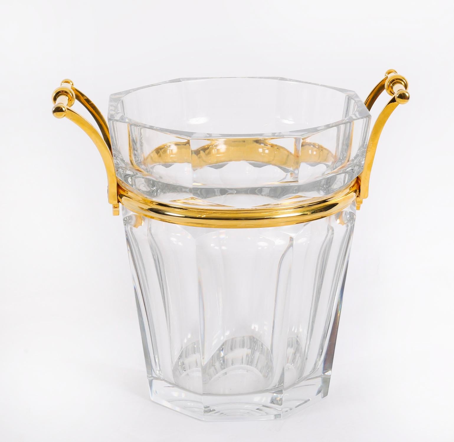 Placcato oro Raffreddatore per champagne d'epoca in cristallo Harcourt di Baccarat del XX secolo in vendita