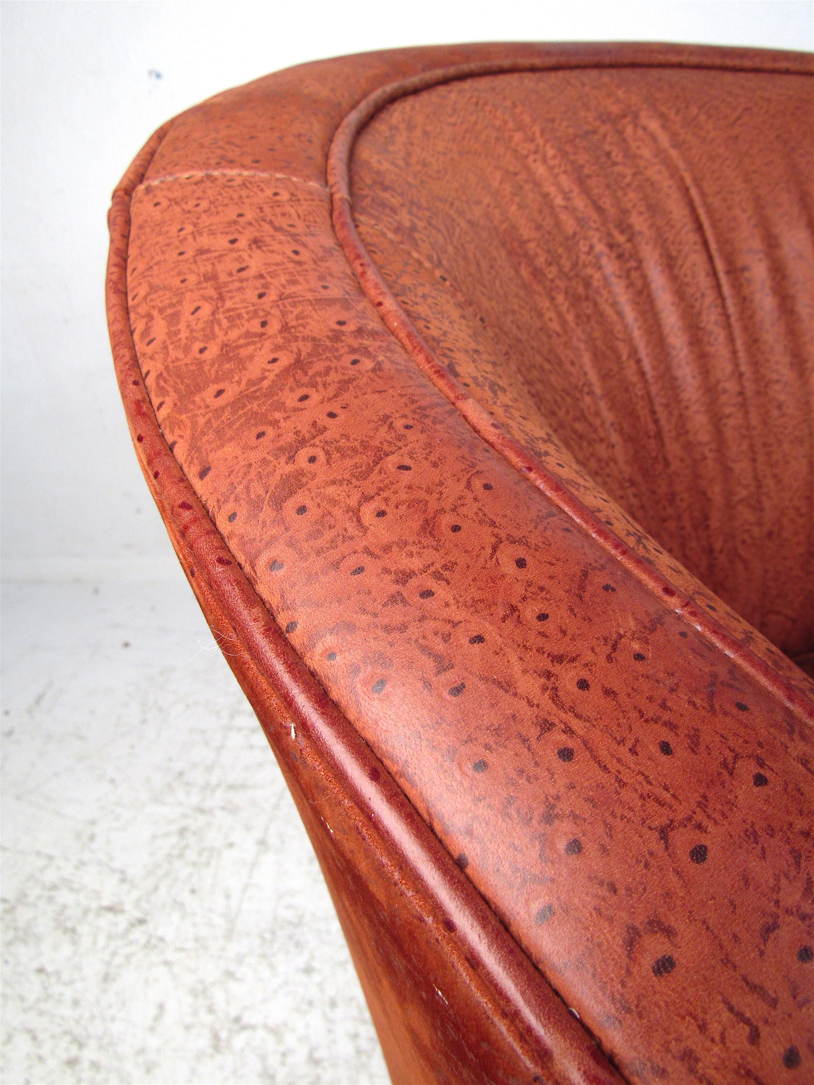 Vintage Hard Wood and Leather Lounge Chair 2