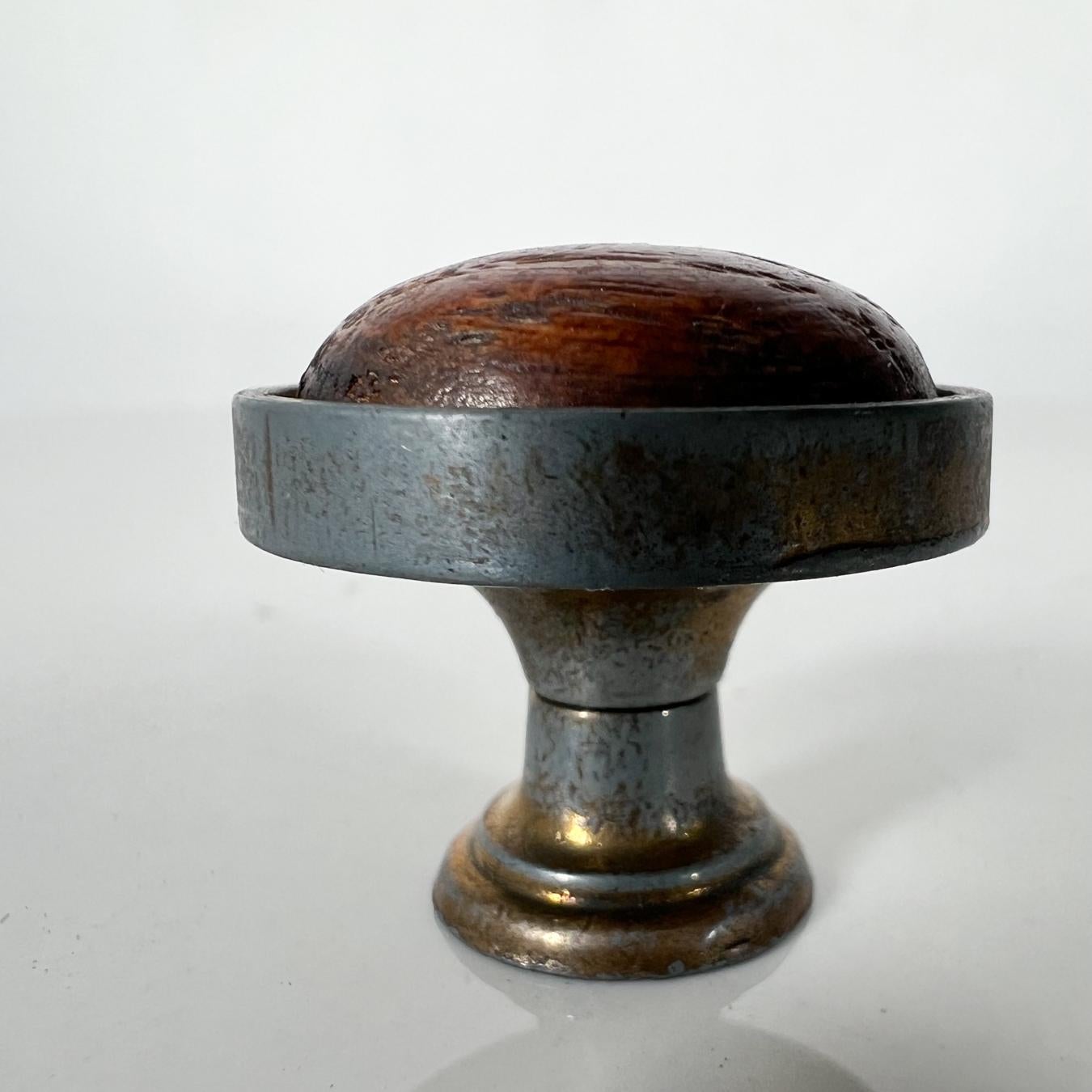 20th Century Vintage Hardware Drawer Pulls Brass Knobs with Wood Insert Set of 2 Canada For Sale