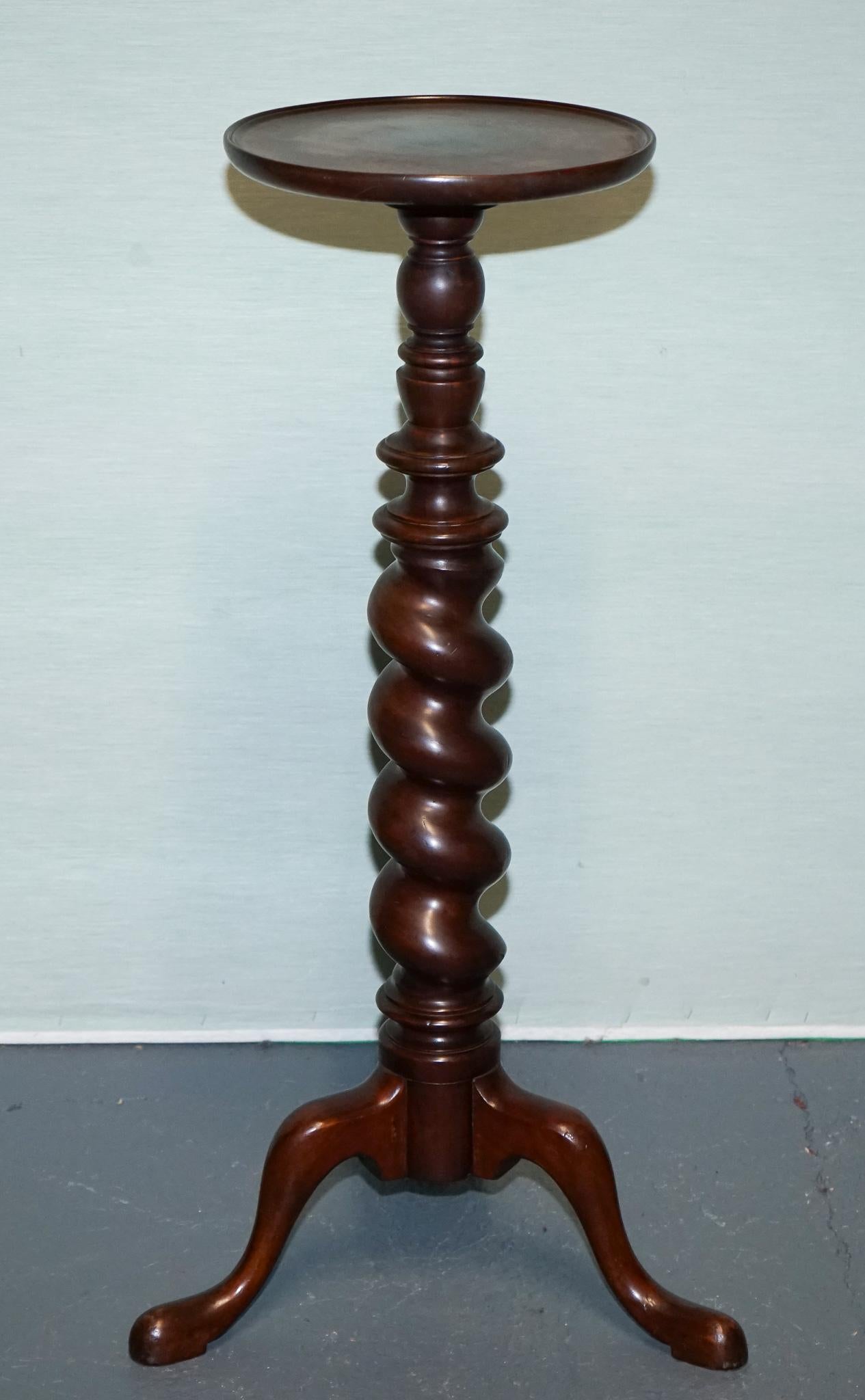 Legno massiccio TAVOLO D'EPOCA IN LEGNO DURO BARLEY TWIST PEDESTAL PLANT STAND SiDE in vendita
