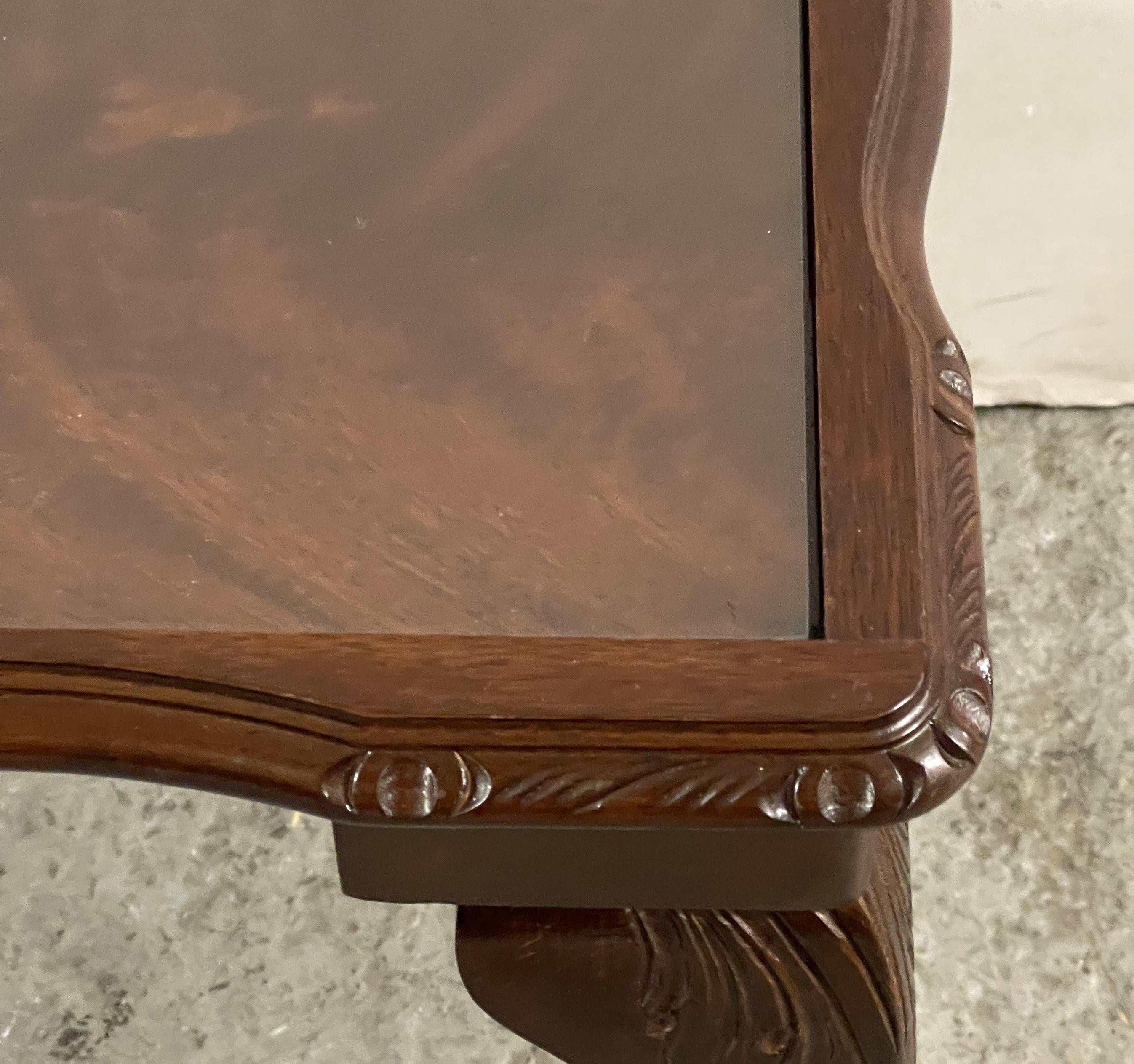 Vintage Hartholz geschnitzt Detaillierung Kaffee Seite Nest von drei Tischen im Angebot 8
