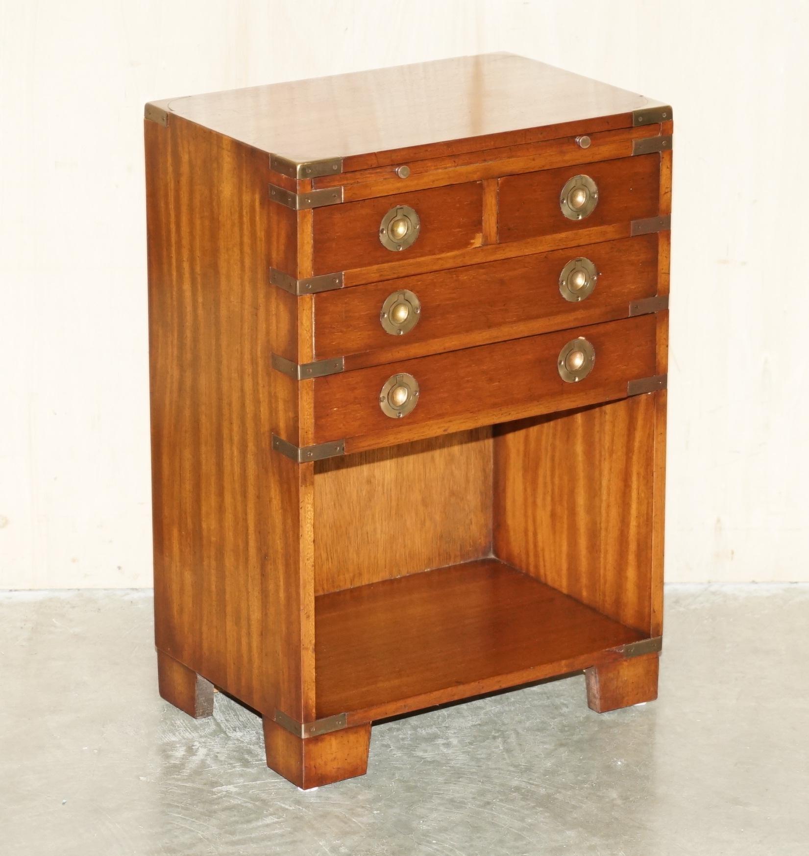 Royal House Antiques

Royal House Antiques is delighted to offer for sale this sublime vintage Bachelors chest with butlers serving tray and Military Campaign drawers.

Please note the delivery fee listed is just a guide, it covers within the M25