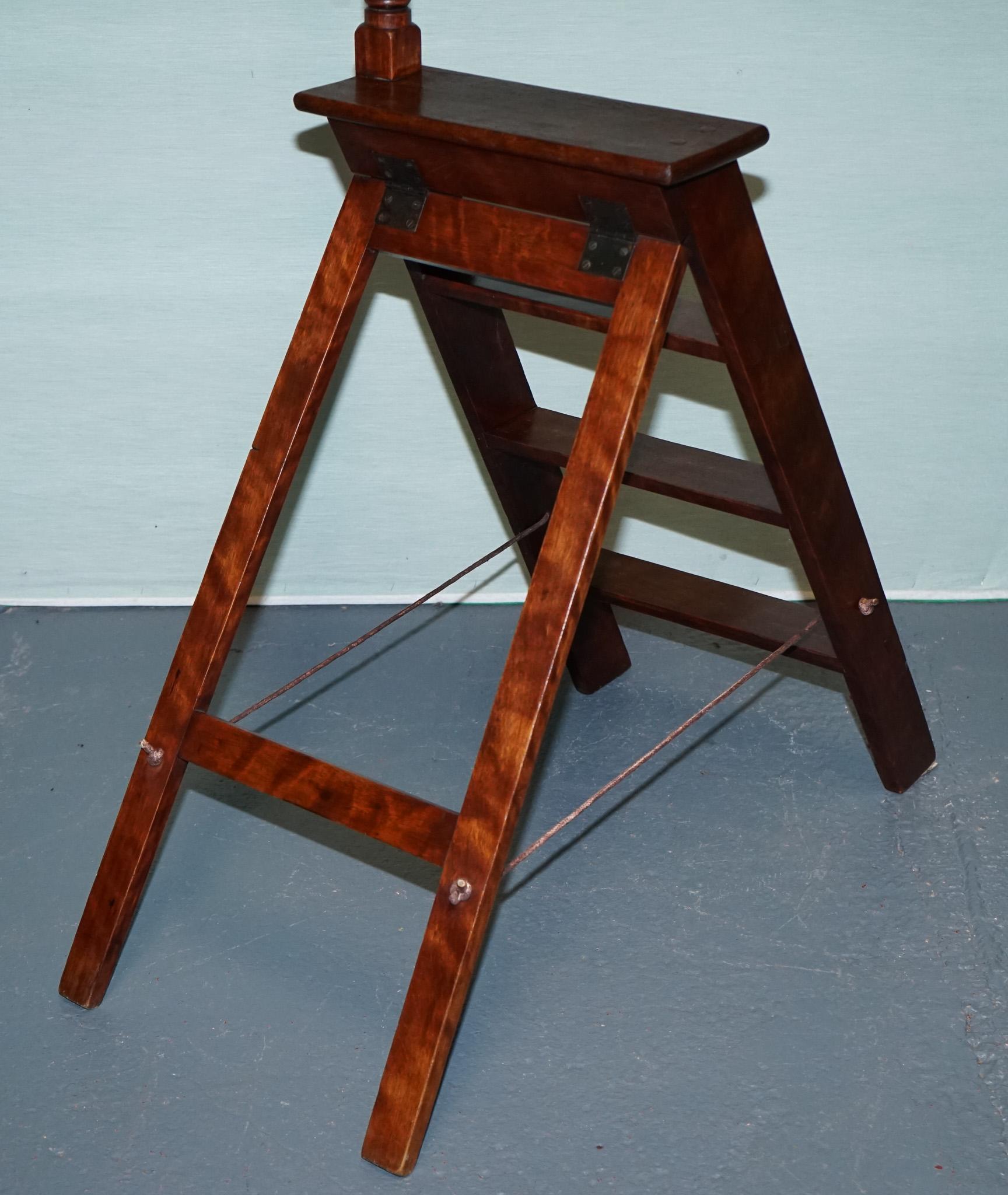 VINTAGE HARDWOOD LIBRARY LADDER FOLDING STEP STOOL WiTH TURNED POLE HANDLE For Sale 3